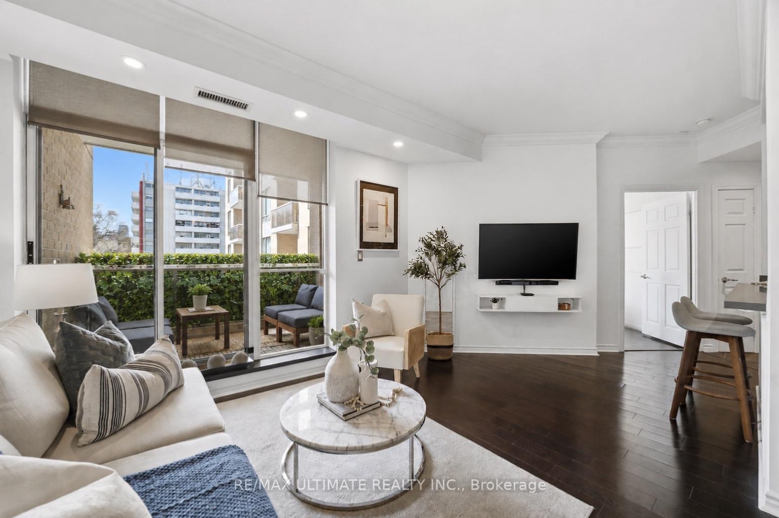 Photo of Unit 405, 1750 Bayview Avenue
