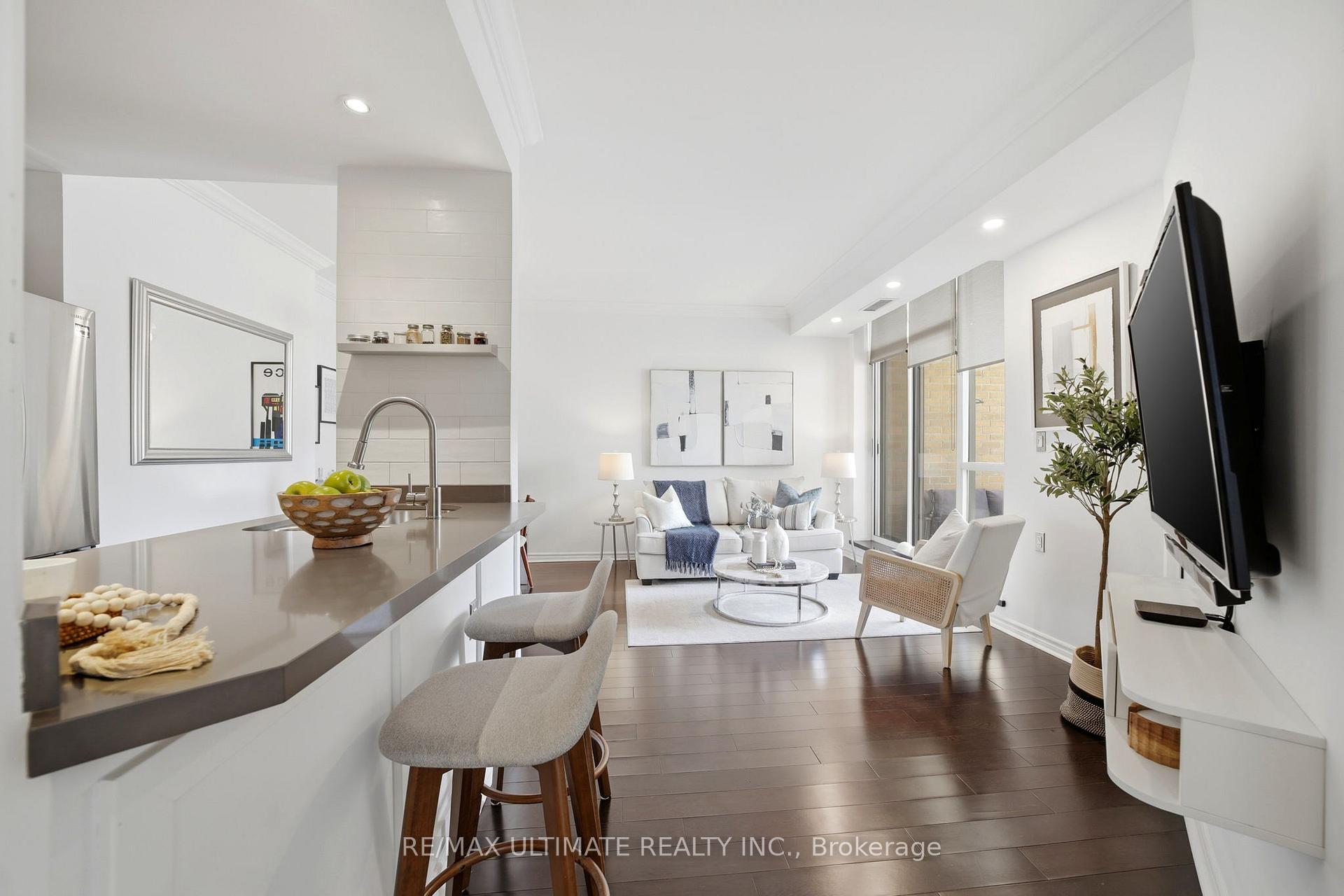 Photo 2 of Unit 405, 1750 Bayview Avenue, Toronto, Mount Pleasant East — HOMEH