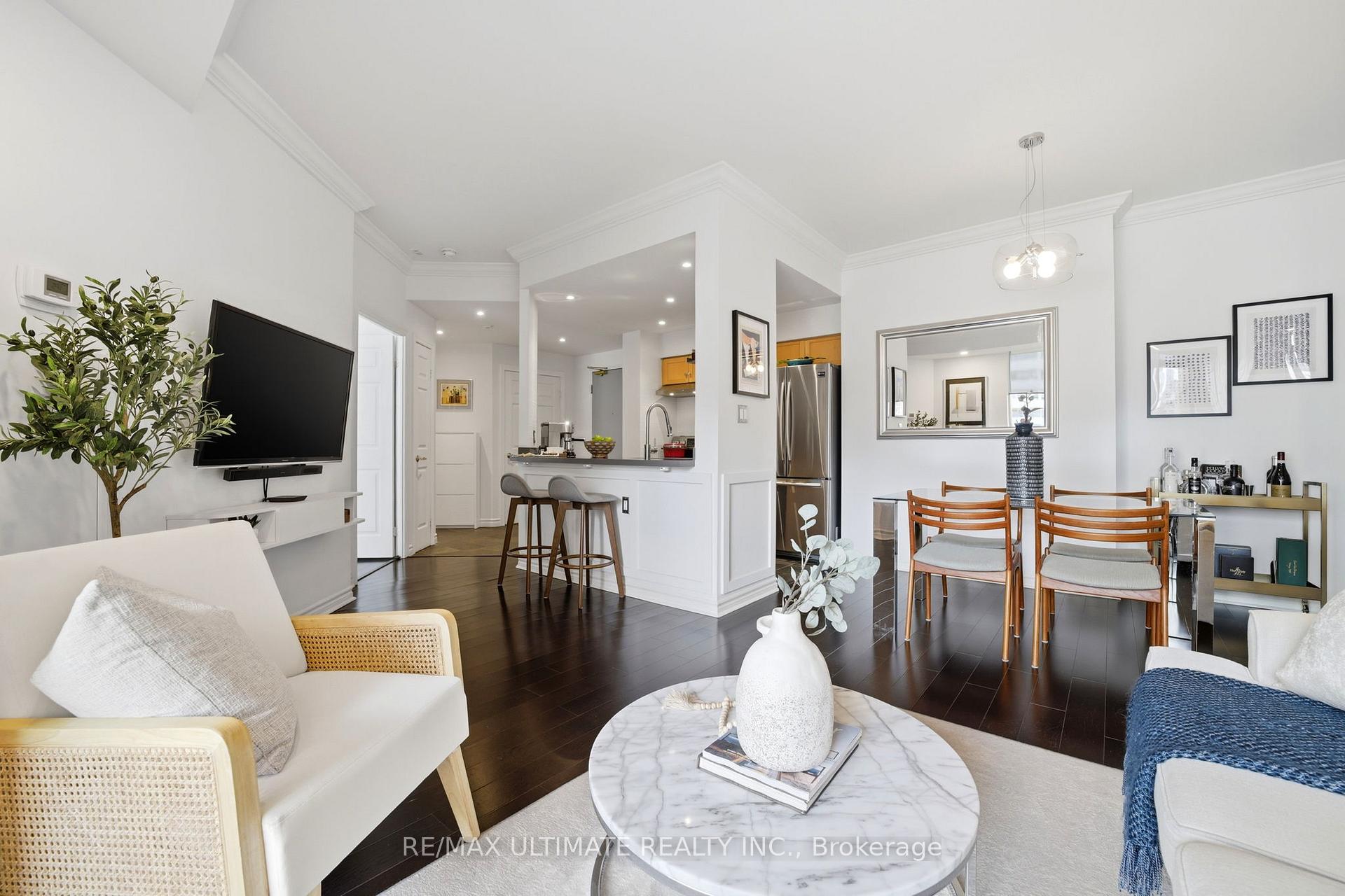 Photo 3 of Unit 405, 1750 Bayview Avenue, Toronto, Mount Pleasant East — HOMEH