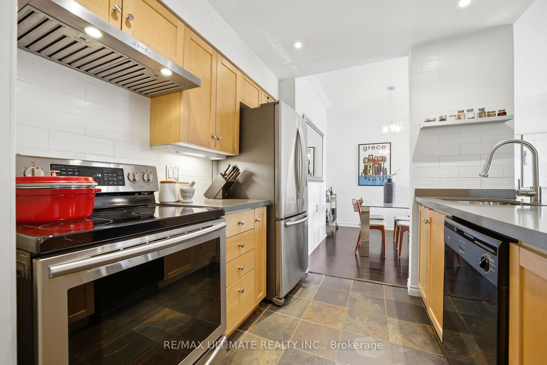 Photo 5 of Unit 405, 1750 Bayview Avenue, Toronto, Mount Pleasant East — HOMEH