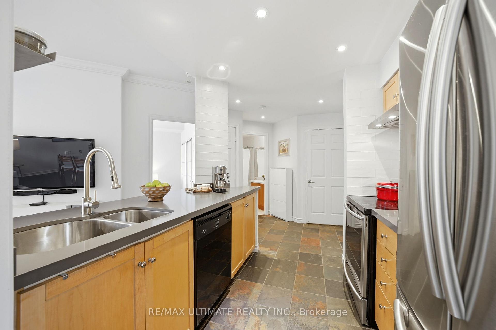 Photo 7 of Unit 405, 1750 Bayview Avenue, Toronto, Mount Pleasant East — HOMEH
