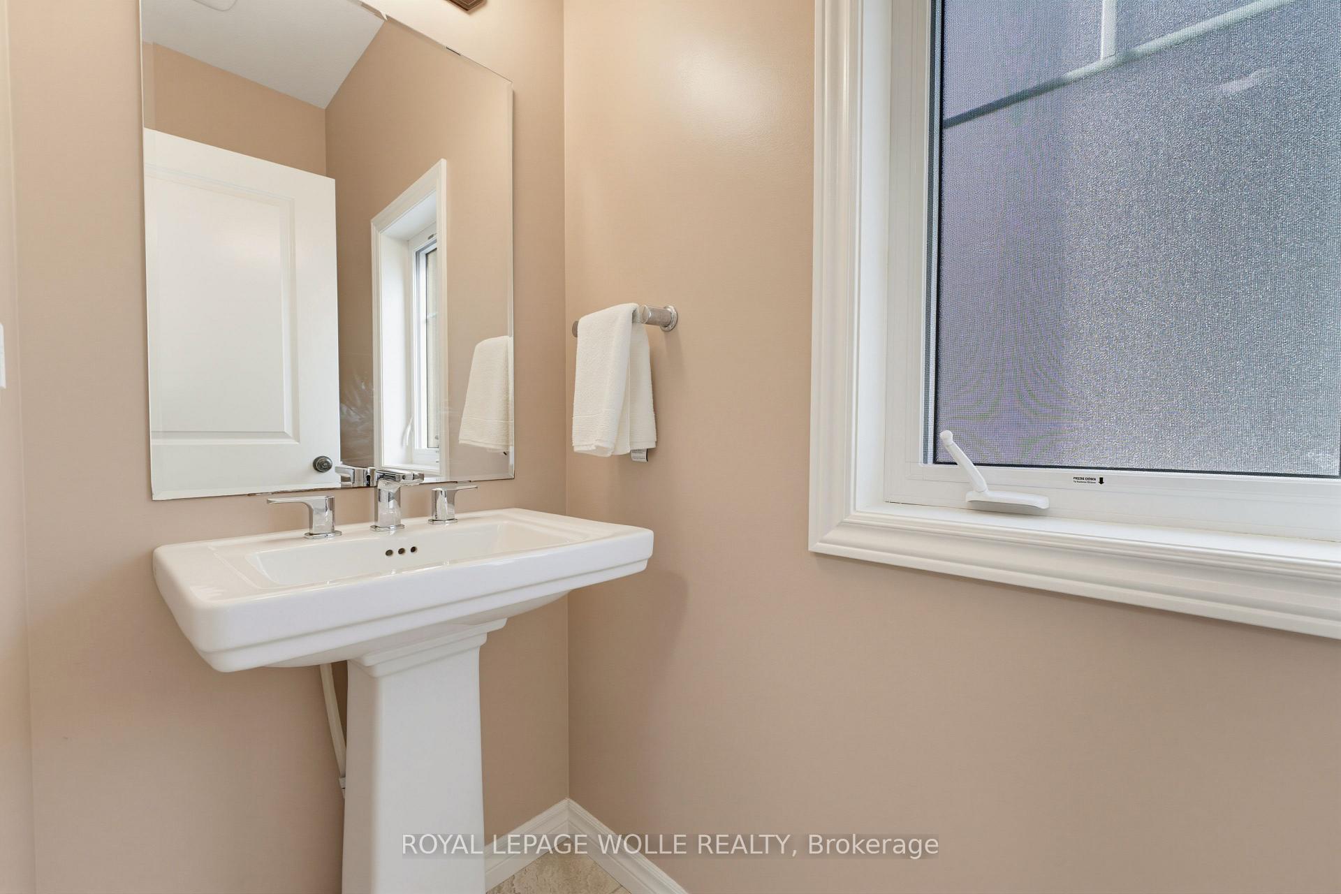 Photo 37 of 51 Netherwood Road, Kitchener, Doon South — HOMEH