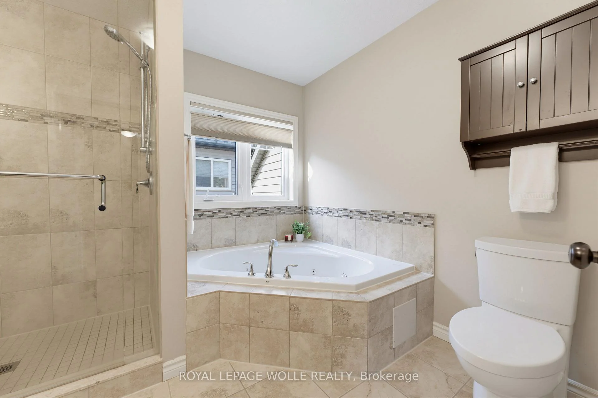 Photo 52 of 51 Netherwood Road, Kitchener, Doon South — HOMEH