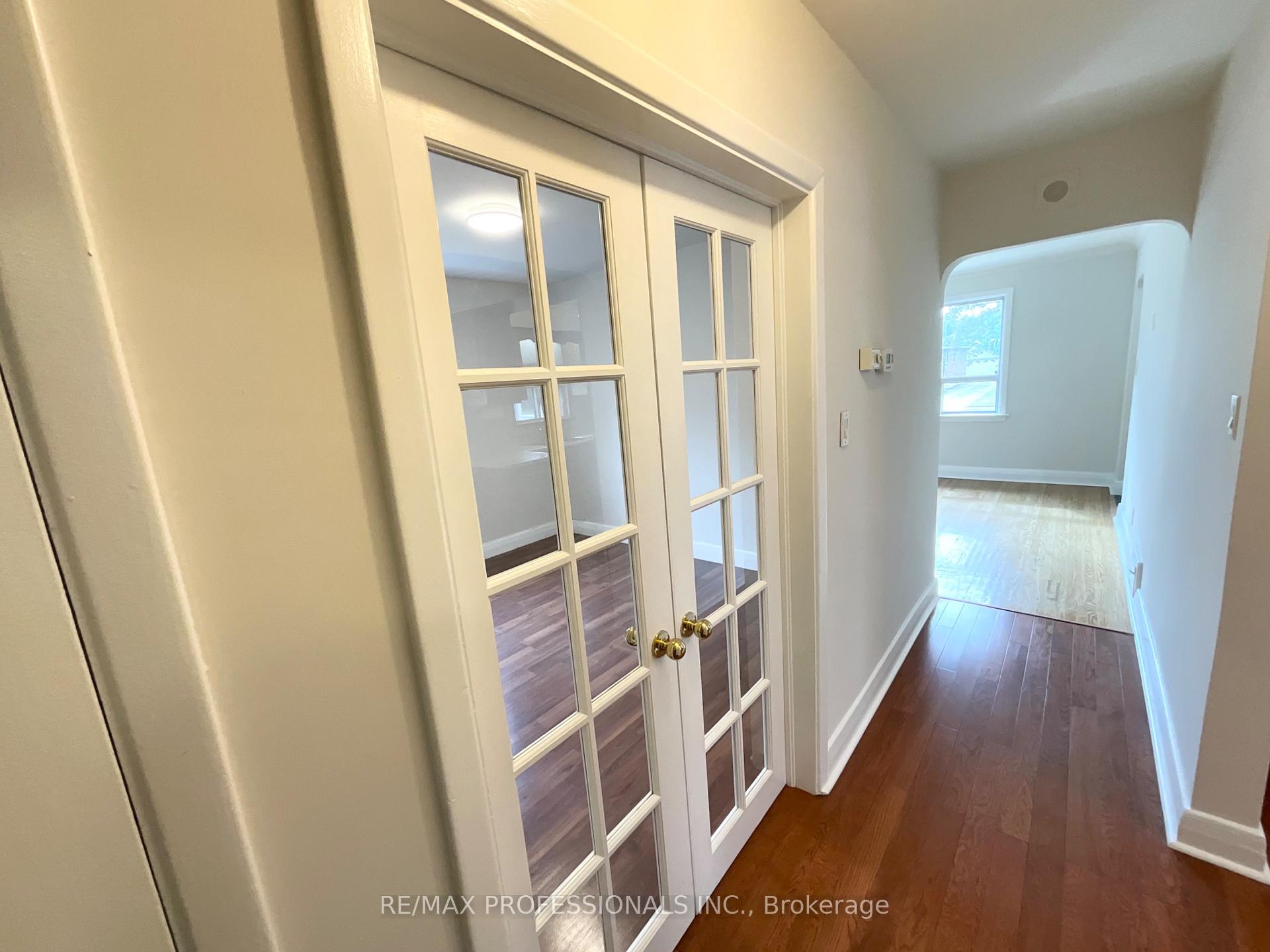 Photo 12 of 130 Yorkview Drive, Etobicoke, Stonegate-Queensway — HOMEH
