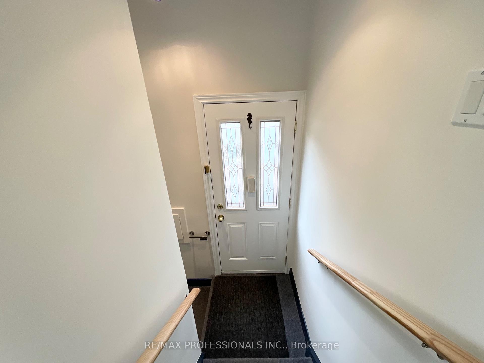 Photo 21 of 130 Yorkview Drive, Etobicoke, Stonegate-Queensway — HOMEH