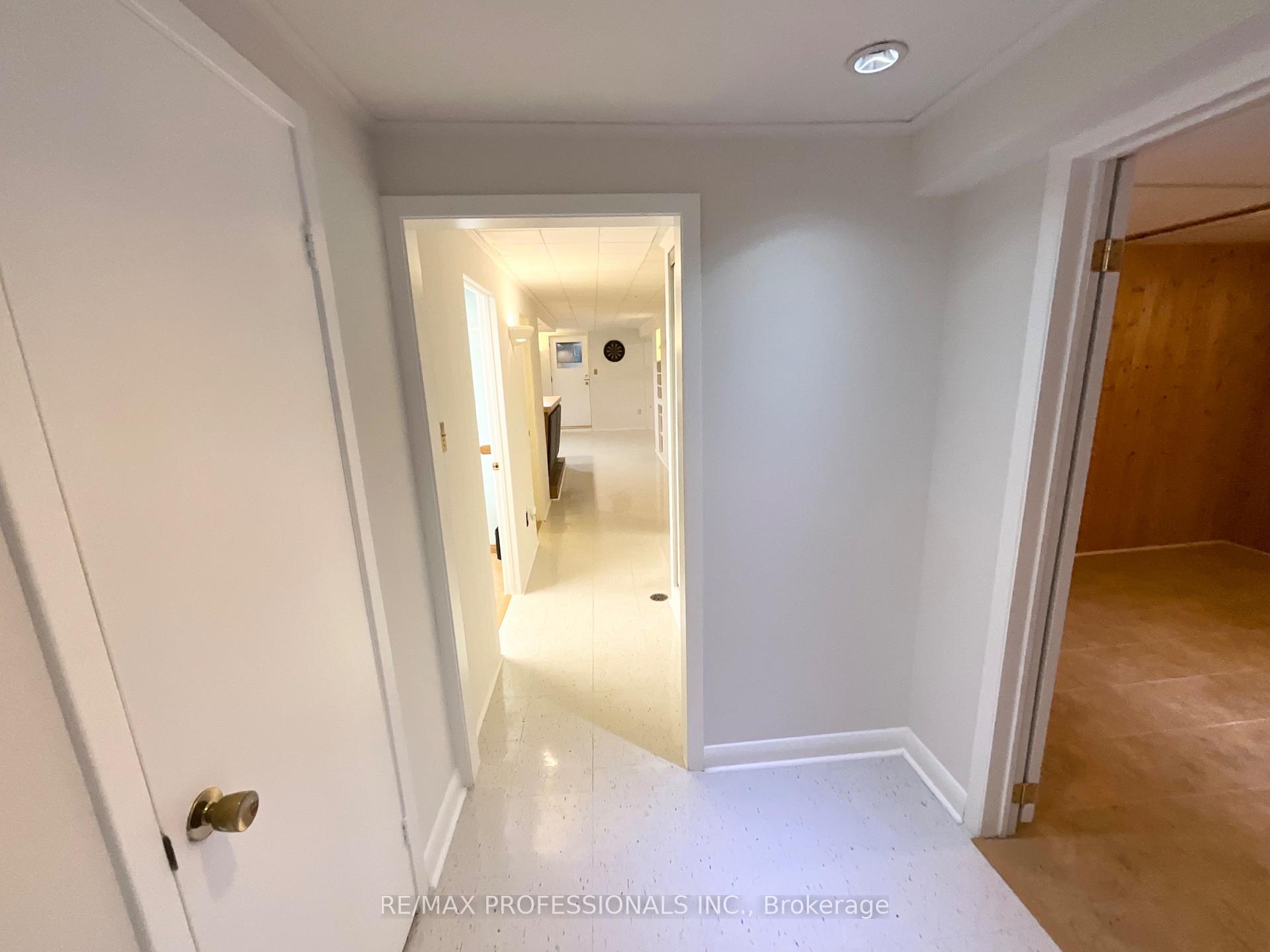 Photo 23 of 130 Yorkview Drive, Etobicoke, Stonegate-Queensway — HOMEH