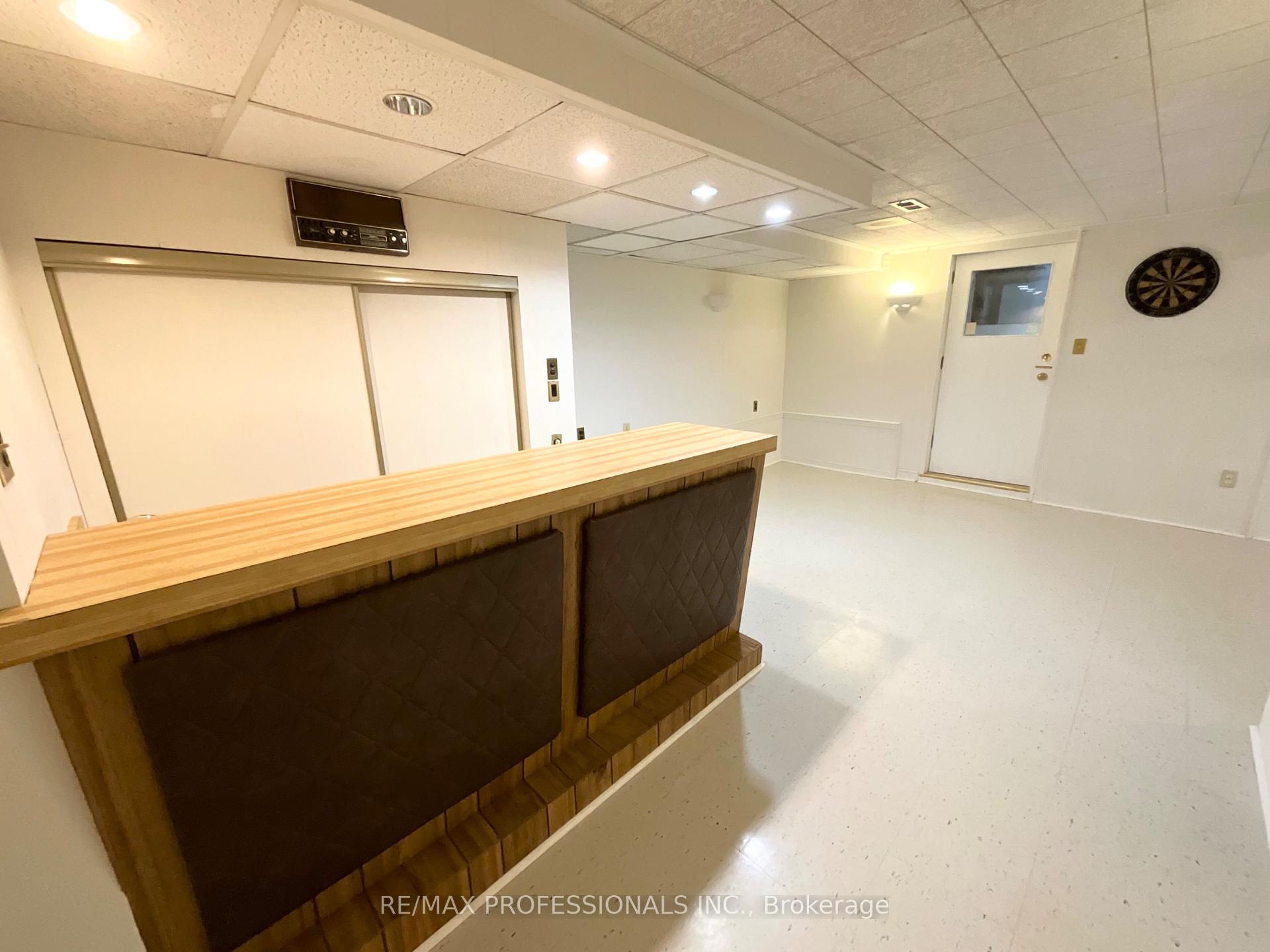 Photo 29 of 130 Yorkview Drive, Etobicoke, Stonegate-Queensway — HOMEH