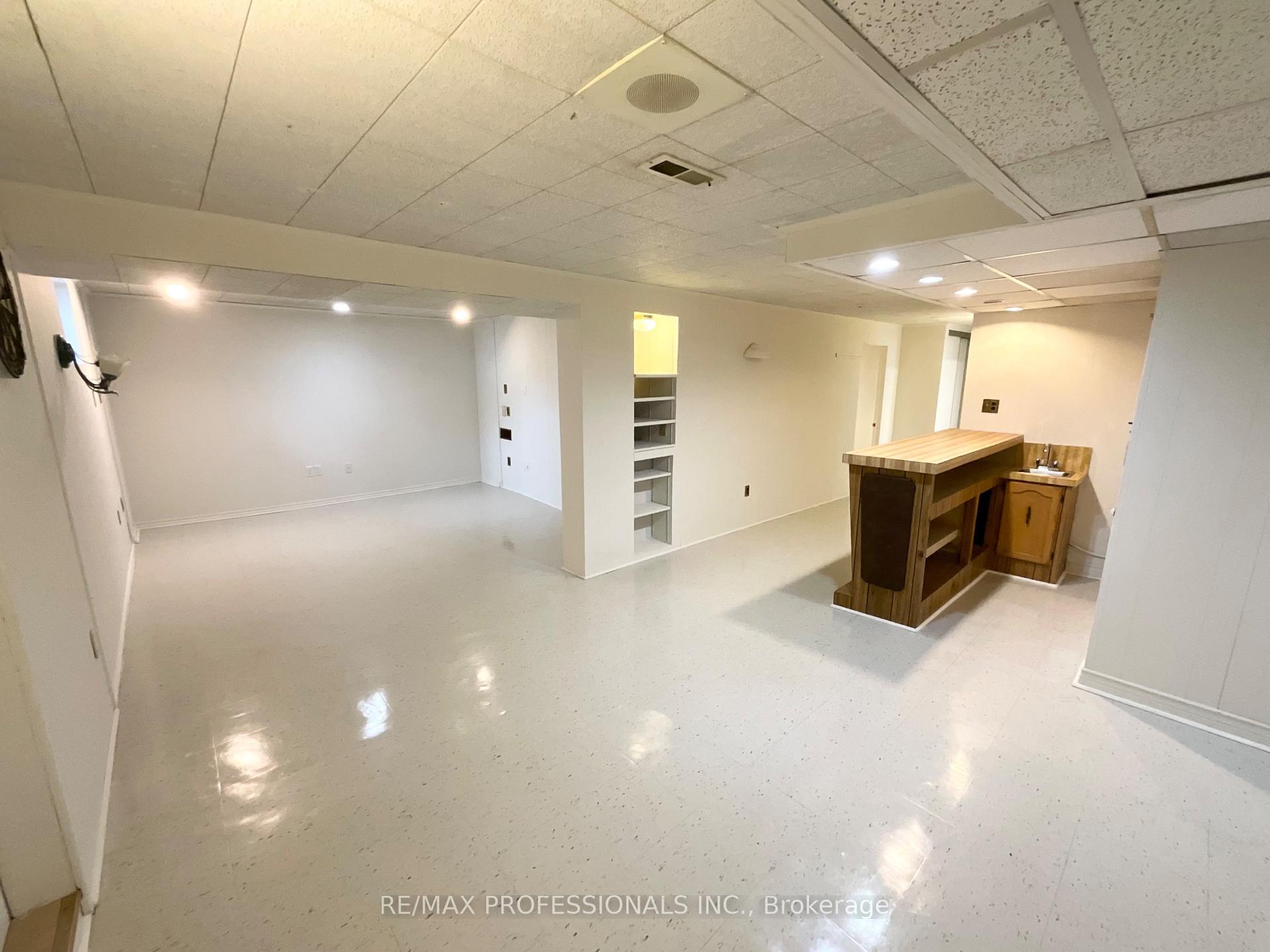 Photo 30 of 130 Yorkview Drive, Etobicoke, Stonegate-Queensway — HOMEH