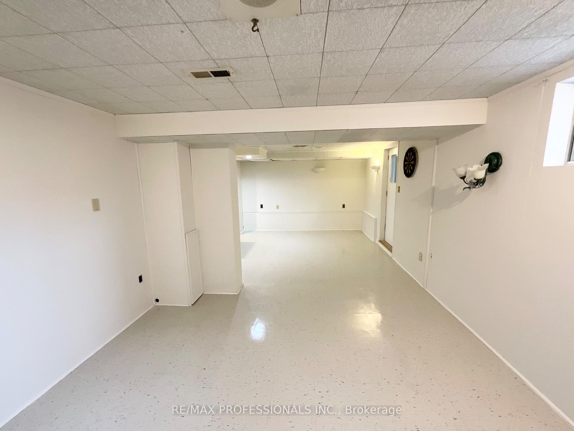 Photo 31 of 130 Yorkview Drive, Etobicoke, Stonegate-Queensway — HOMEH