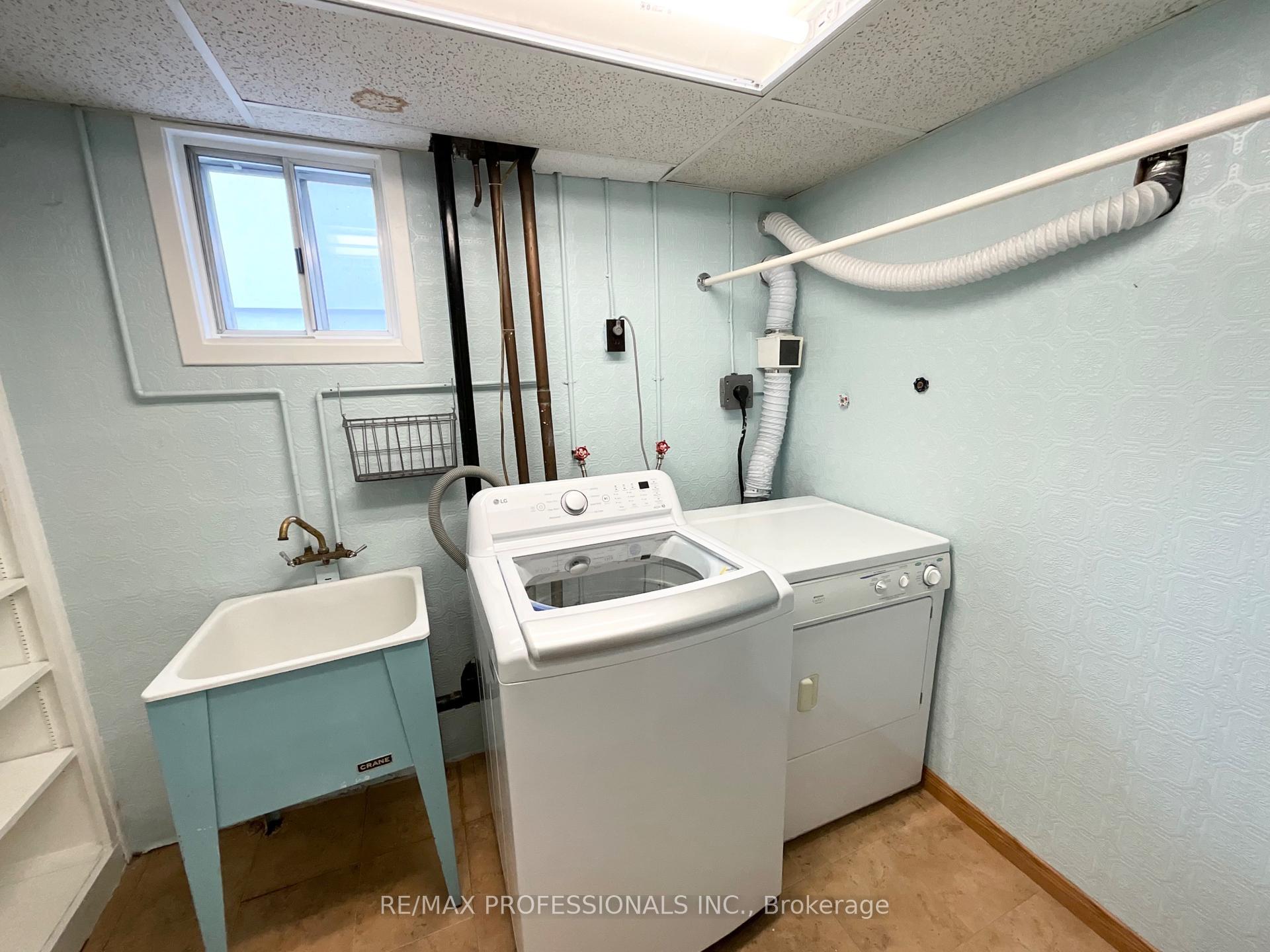 Photo 33 of 130 Yorkview Drive, Etobicoke, Stonegate-Queensway — HOMEH