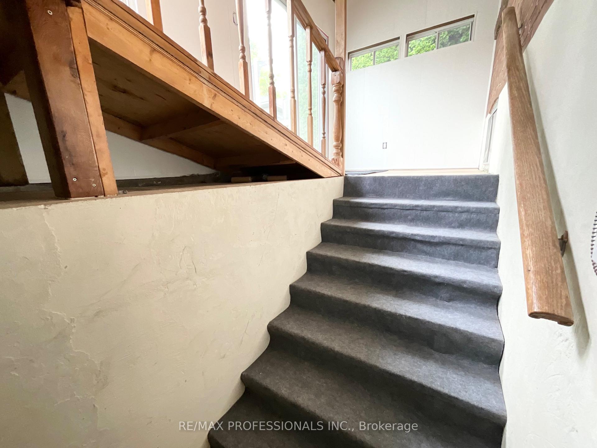 Photo 35 of 130 Yorkview Drive, Etobicoke, Stonegate-Queensway — HOMEH