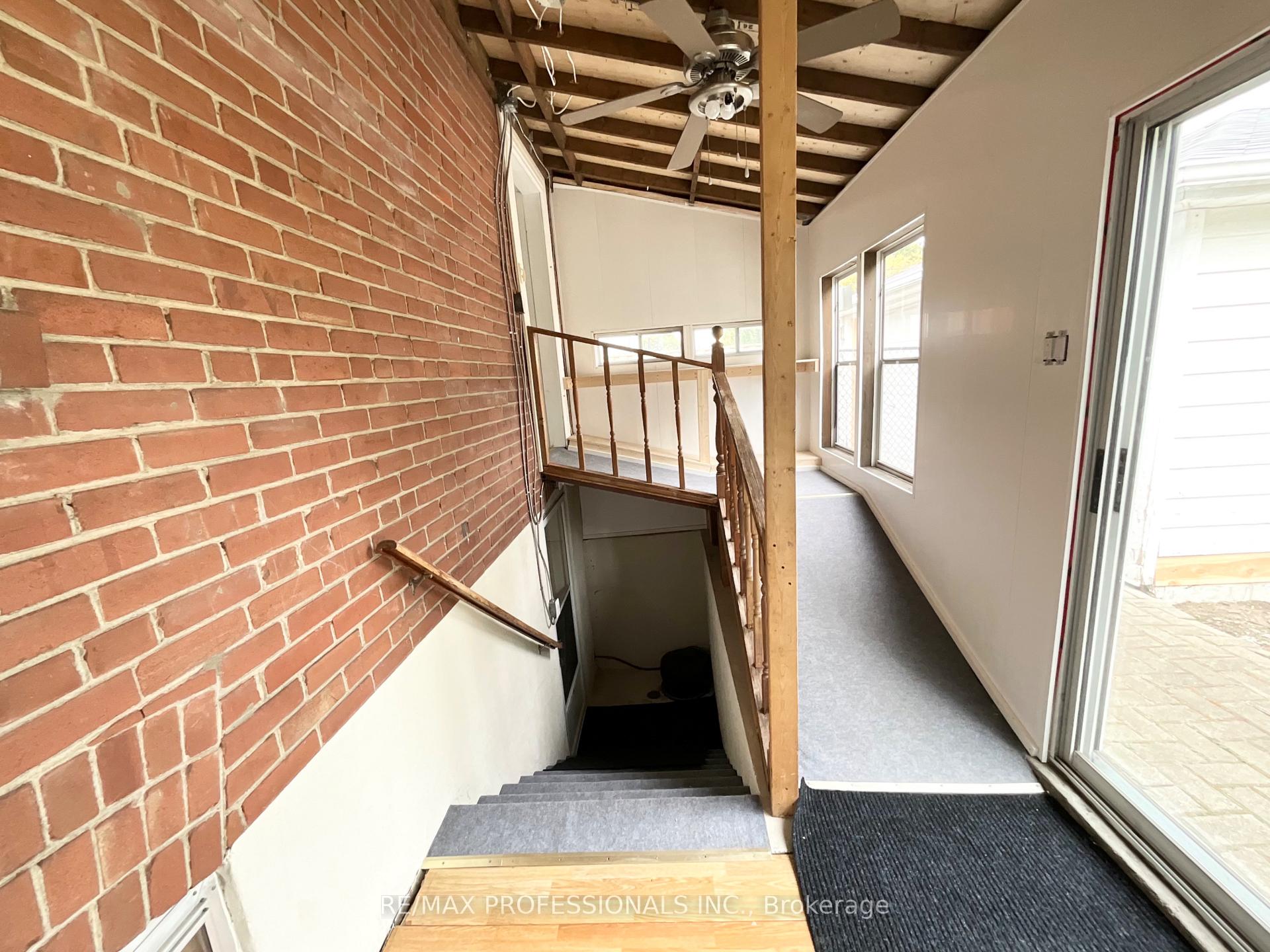 Photo 36 of 130 Yorkview Drive, Etobicoke, Stonegate-Queensway — HOMEH