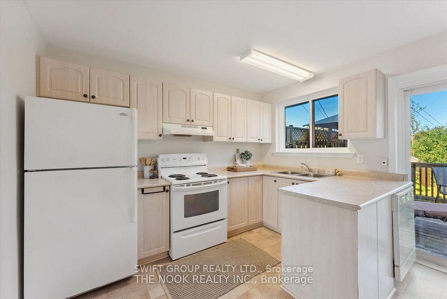 Photo 5 of 740 Krosno Boulevard, Pickering, Bay Ridges — HOMEH