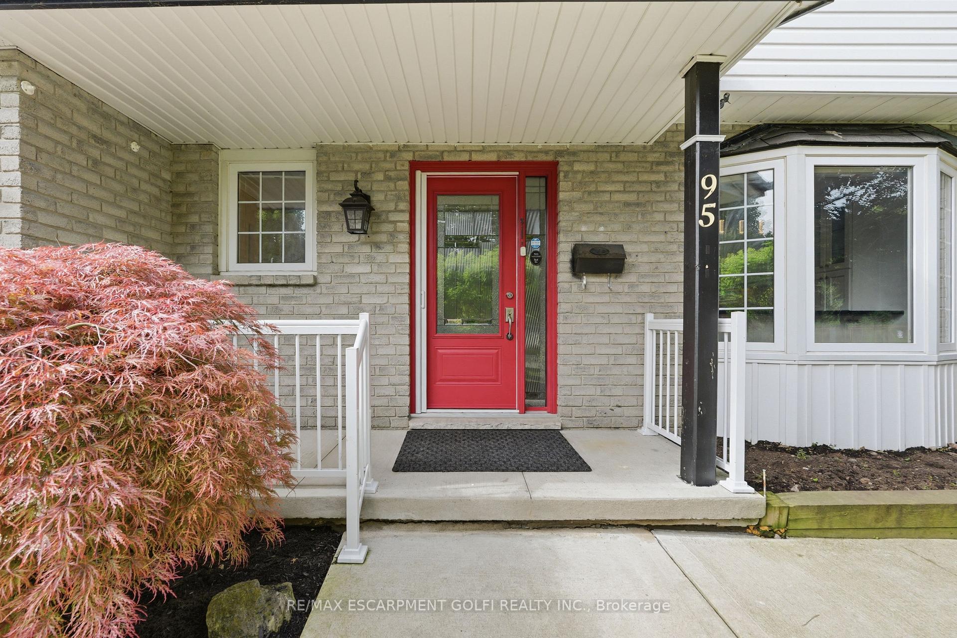 Photo 4 of 95 Birchpark Drive, Grimsby, Grimsby Beach — HOMEH