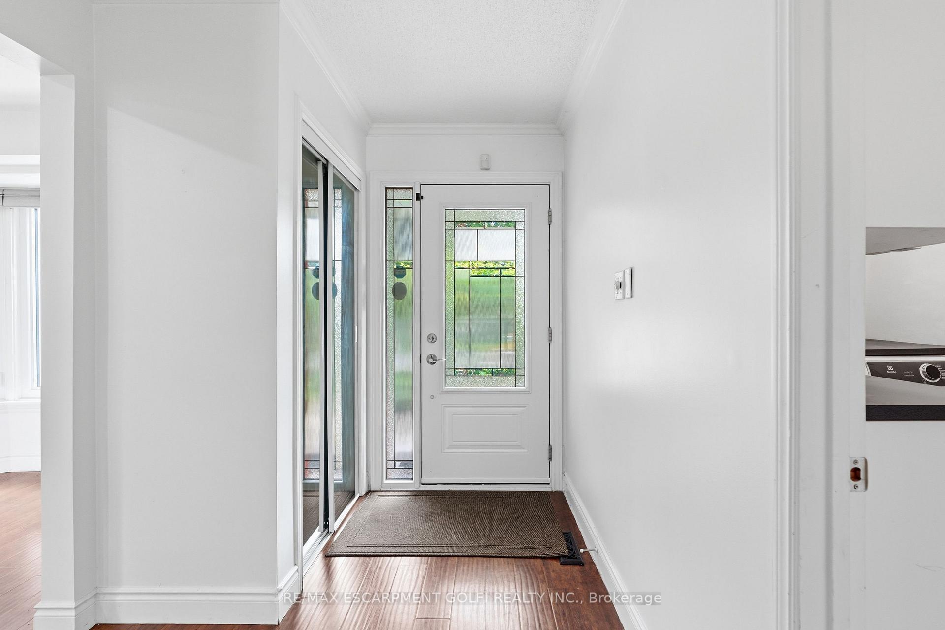Photo 5 of 95 Birchpark Drive, Grimsby, Grimsby Beach — HOMEH