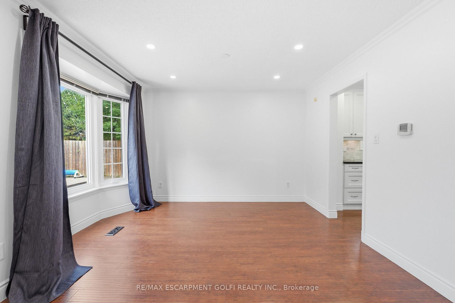 Photo 11 of 95 Birchpark Drive, Grimsby, Grimsby Beach — HOMEH