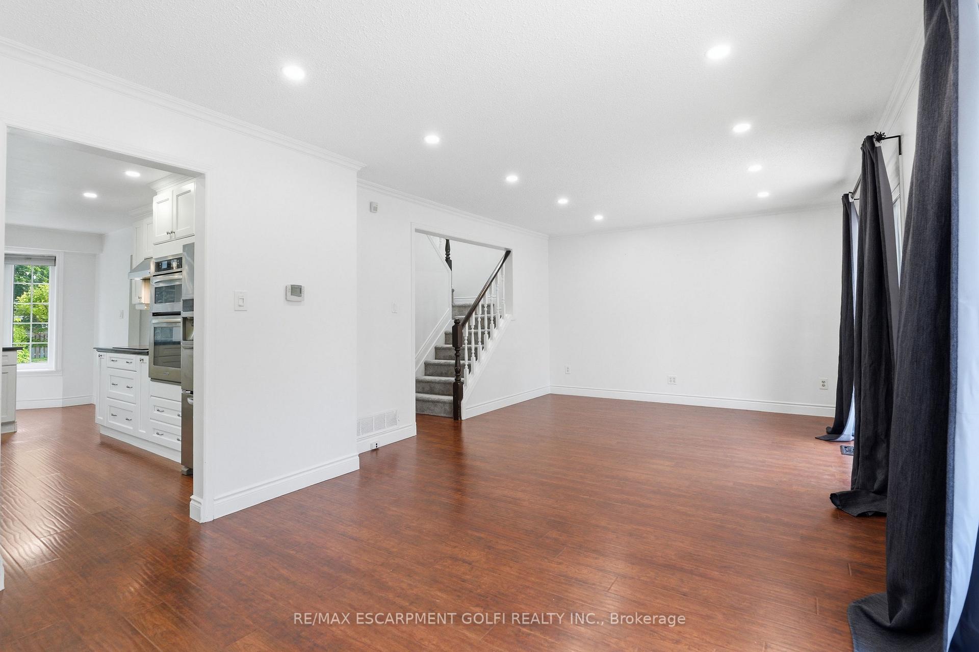 Photo 13 of 95 Birchpark Drive, Grimsby, Grimsby Beach — HOMEH