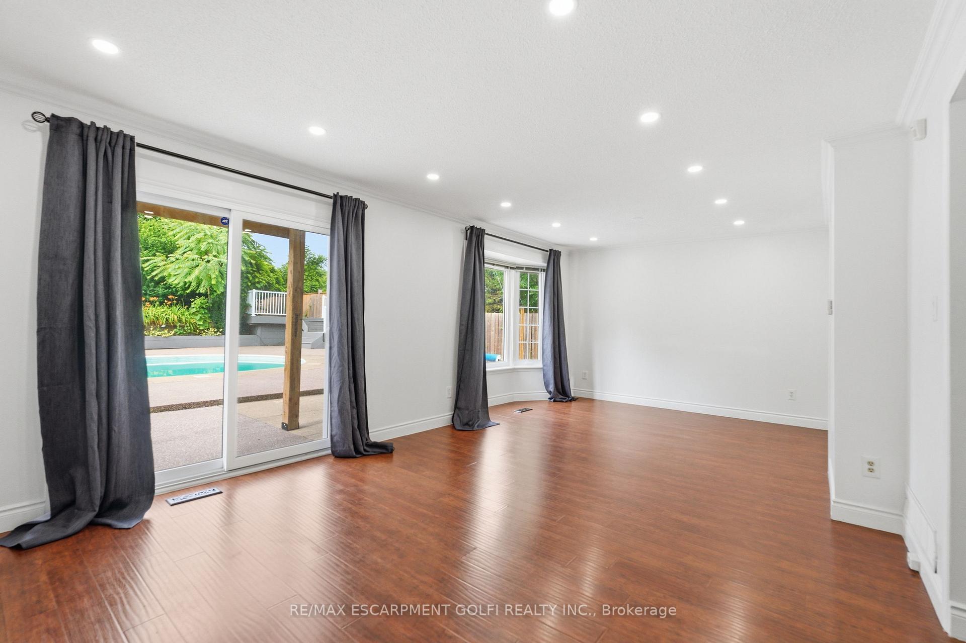 Photo 15 of 95 Birchpark Drive, Grimsby, Grimsby Beach — HOMEH
