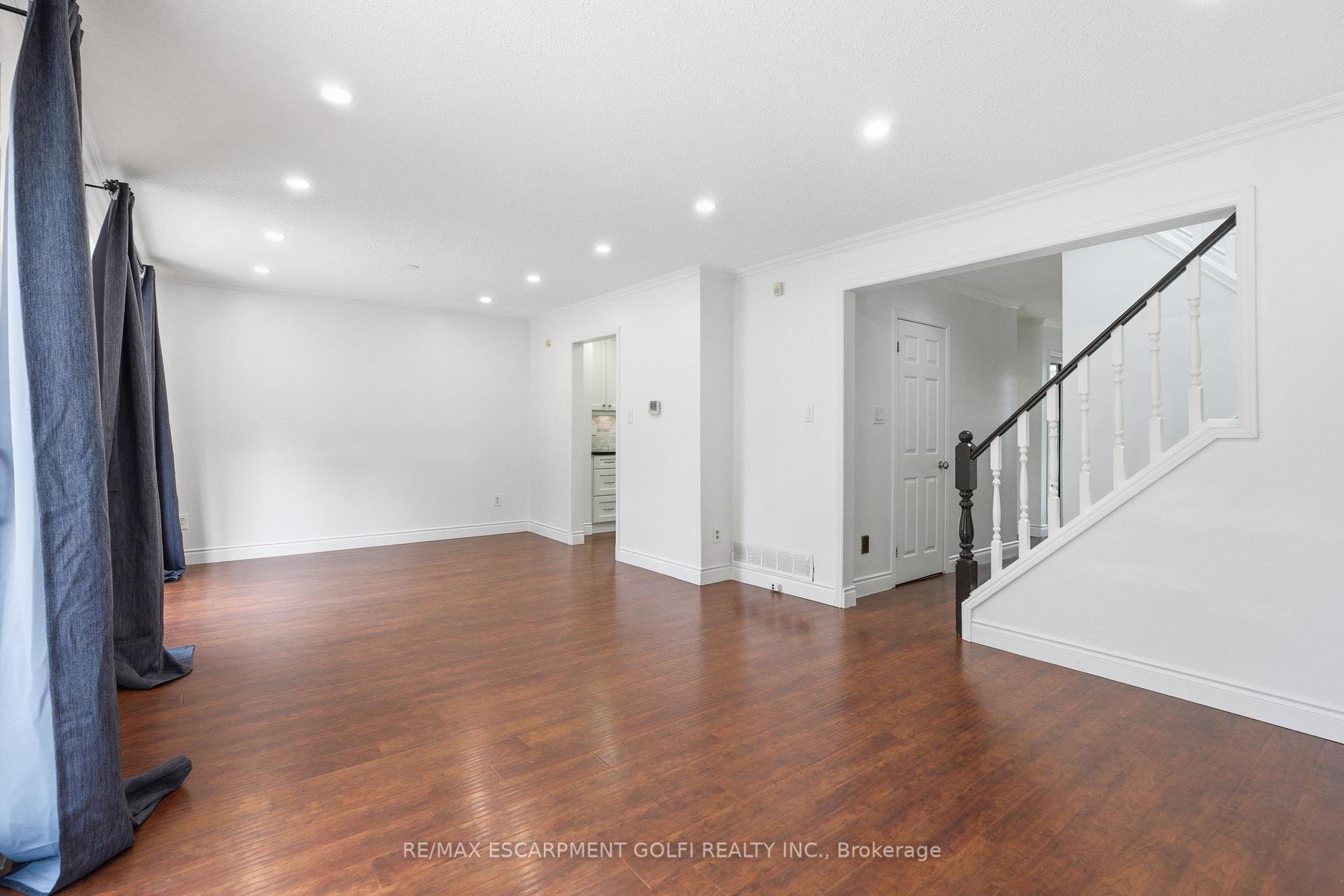 Photo 16 of 95 Birchpark Drive, Grimsby, Grimsby Beach — HOMEH