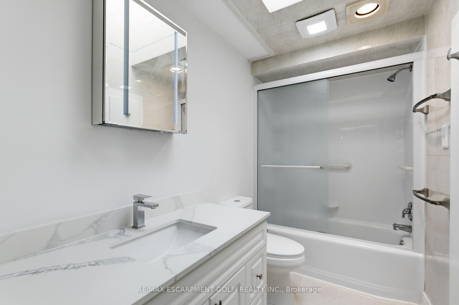Photo 29 of 95 Birchpark Drive, Grimsby, Grimsby Beach — HOMEH