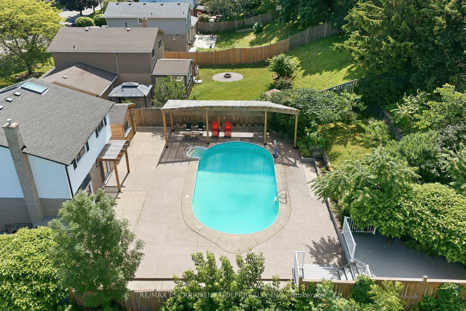 Photo 44 of 95 Birchpark Drive, Grimsby, Grimsby Beach — HOMEH