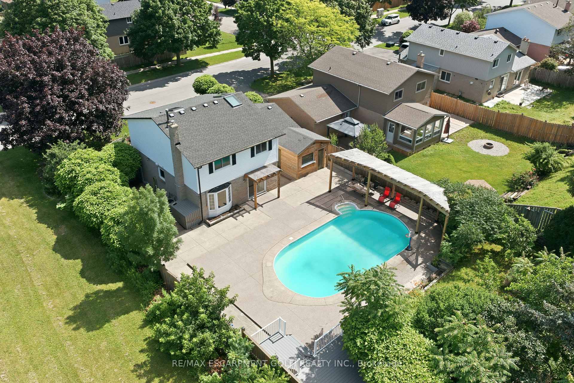 Photo 45 of 95 Birchpark Drive, Grimsby, Grimsby Beach — HOMEH