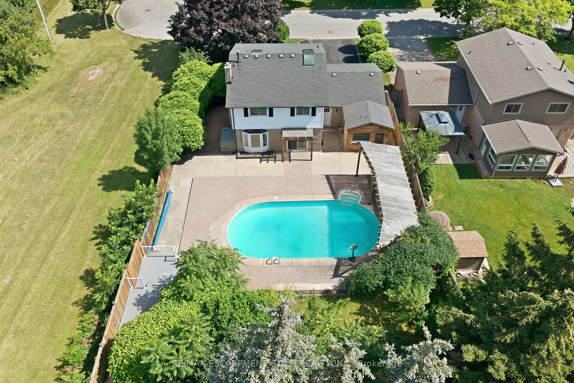 Photo 46 of 95 Birchpark Drive, Grimsby, Grimsby Beach — HOMEH