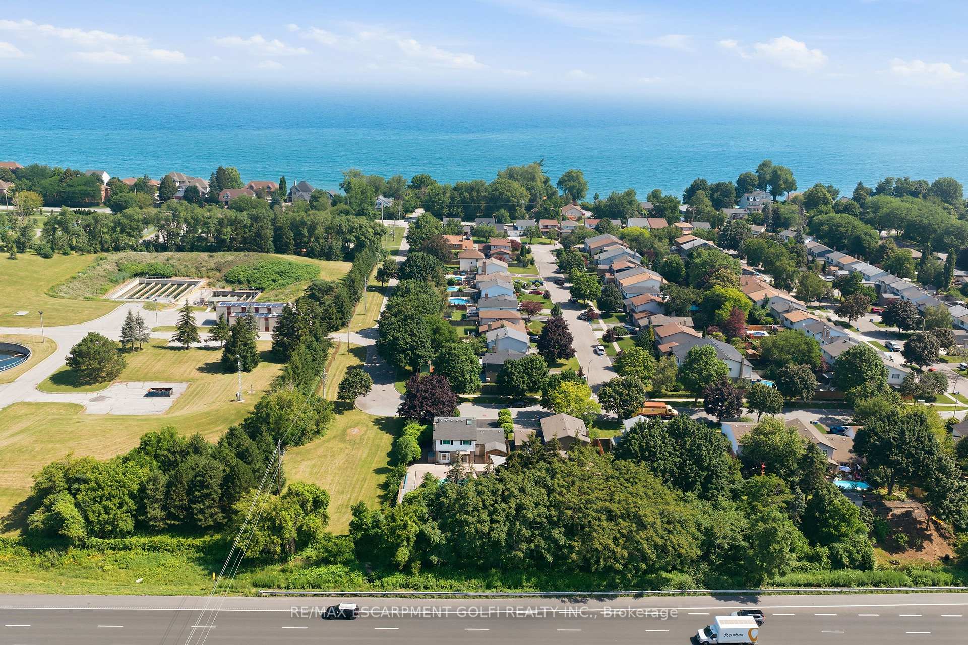 Photo 49 of 95 Birchpark Drive, Grimsby, Grimsby Beach — HOMEH