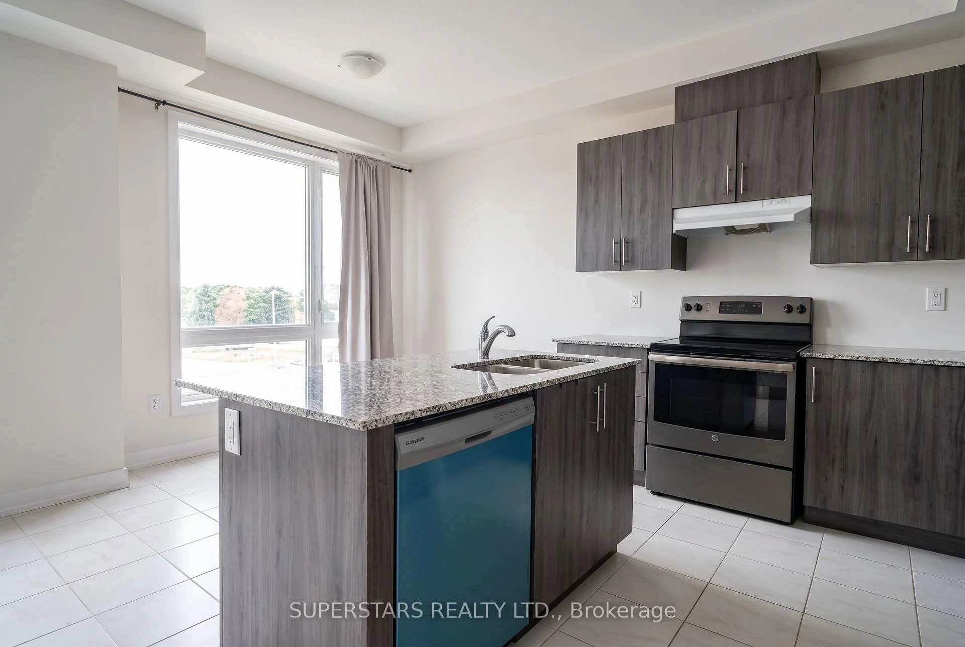 Photo 6 of 23 Mikayla Lane, Markham, Cornell — HOMEH