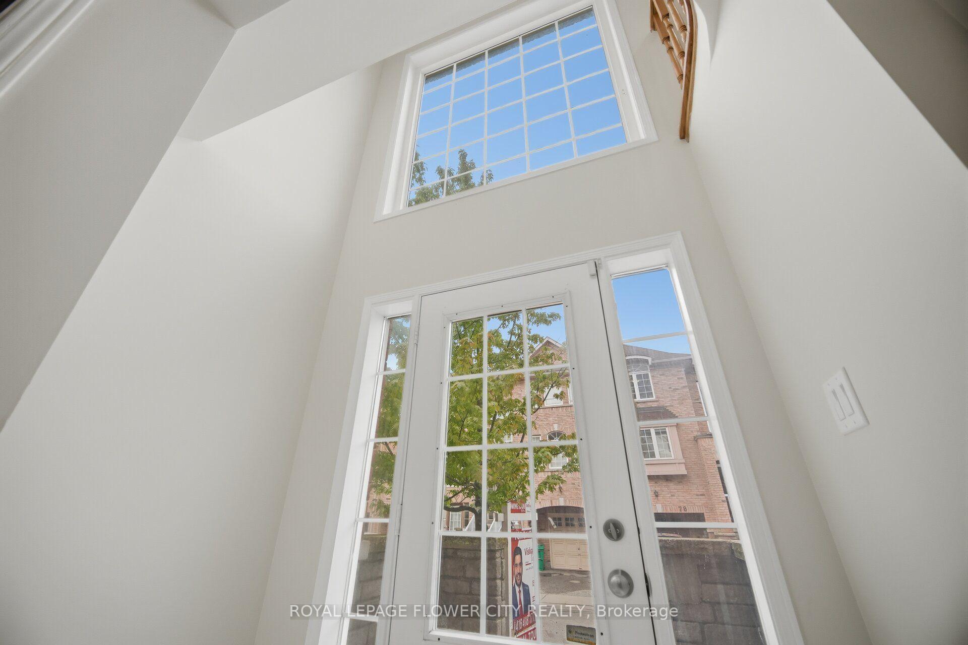 Photo 4 of 79 Bernard Avenue, Brampton, Fletcher's Creek South — HOMEH