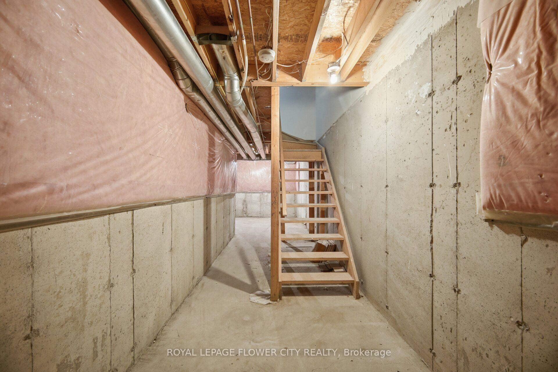 Photo 36 of 79 Bernard Avenue, Brampton, Fletcher's Creek South — HOMEH