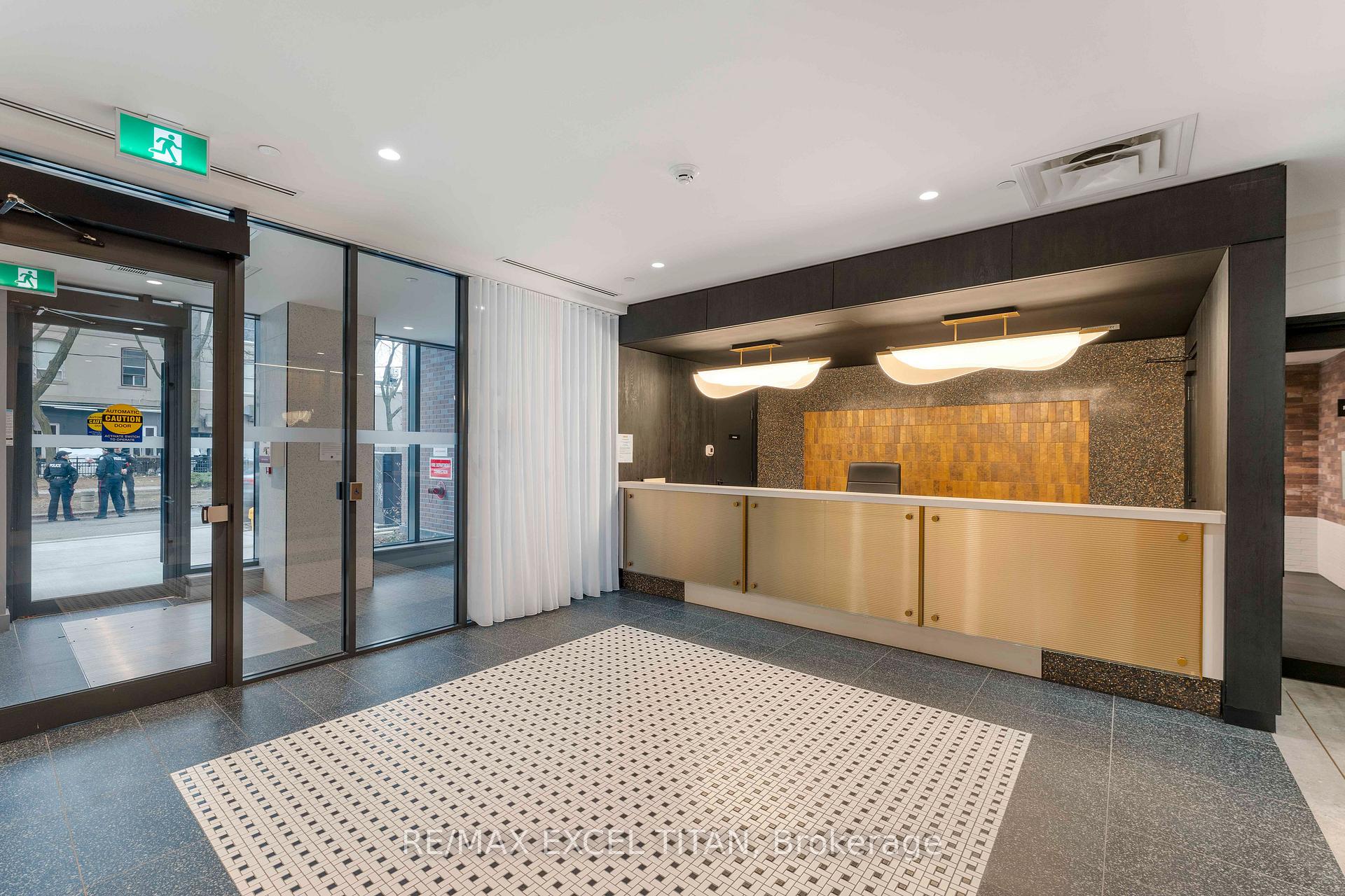 Photo 2 of Unit 611, 5 Lakeview Avenue, Toronto, Trinity-Bellwoods — HOMEH