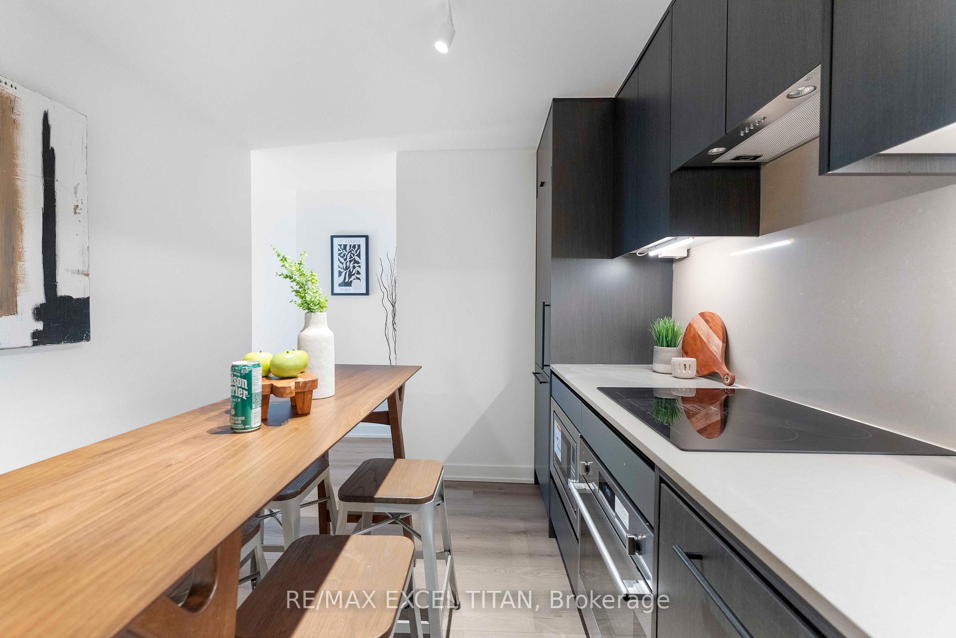 Photo 8 of Unit 611, 5 Lakeview Avenue, Toronto, Trinity-Bellwoods — HOMEH