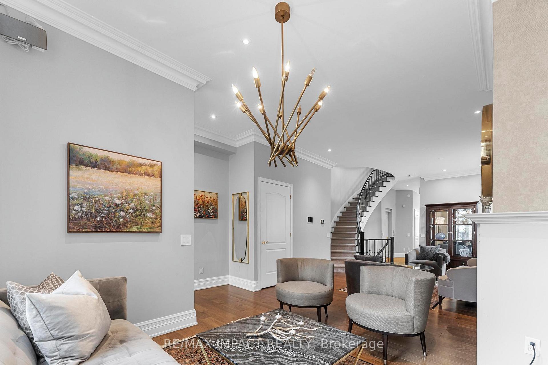 Photo 5 of Unit 13, 260 Russell Hill Road, Toronto, Casa Loma — HOMEH