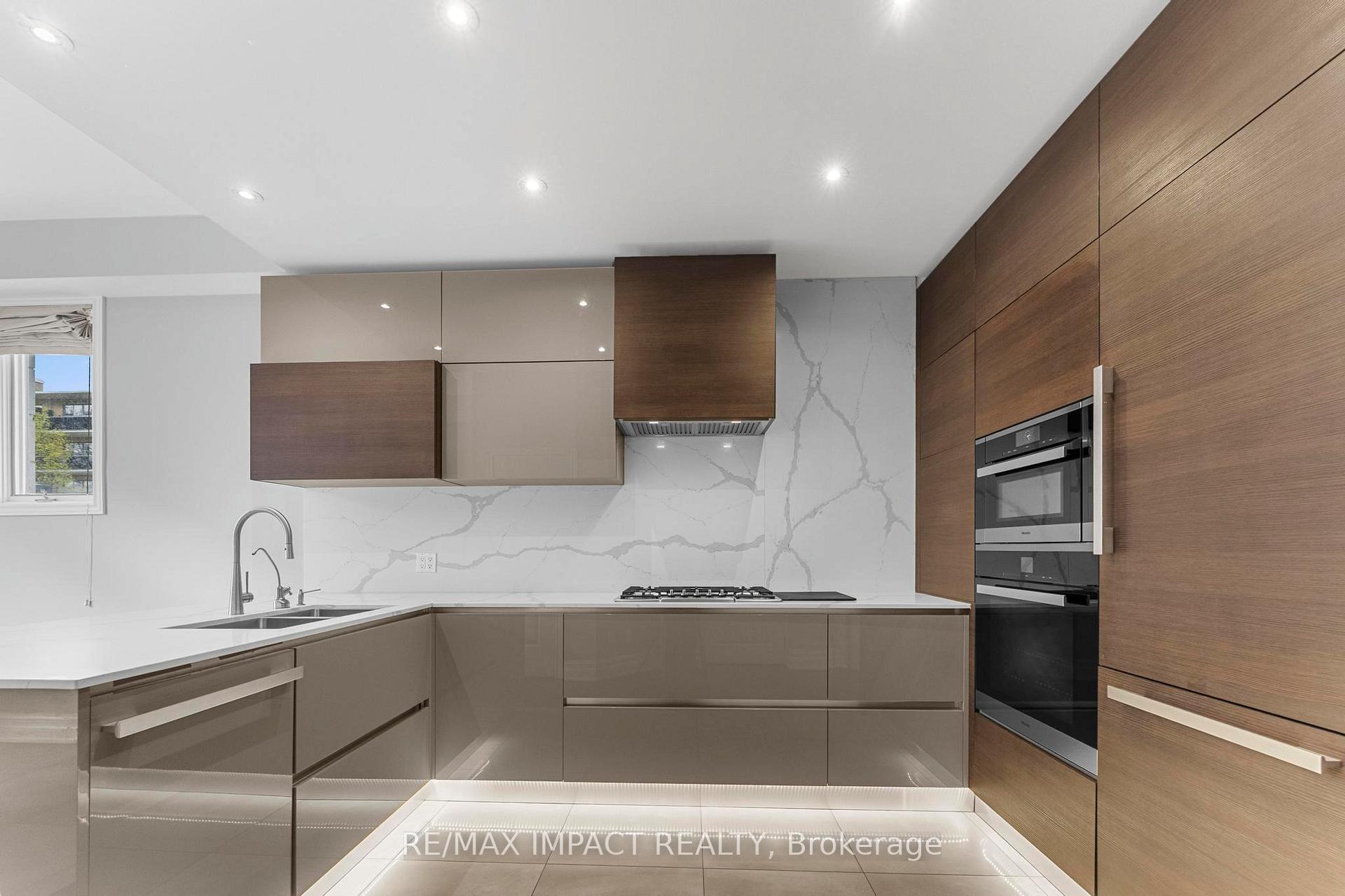 Photo 9 of Unit 13, 260 Russell Hill Road, Toronto, Casa Loma — HOMEH