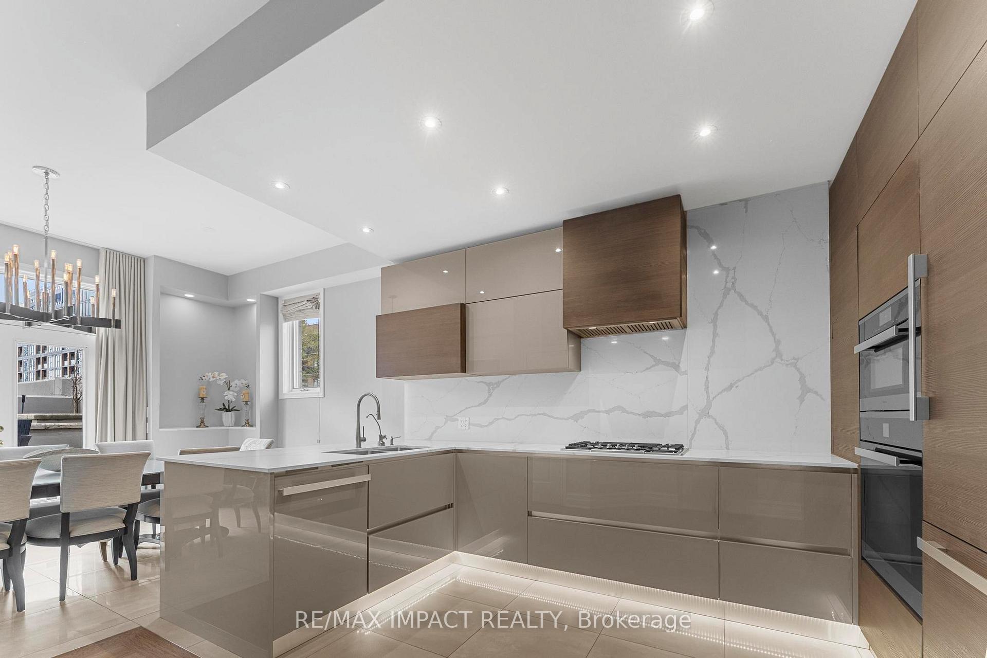 Photo 11 of Unit 13, 260 Russell Hill Road, Toronto, Casa Loma — HOMEH