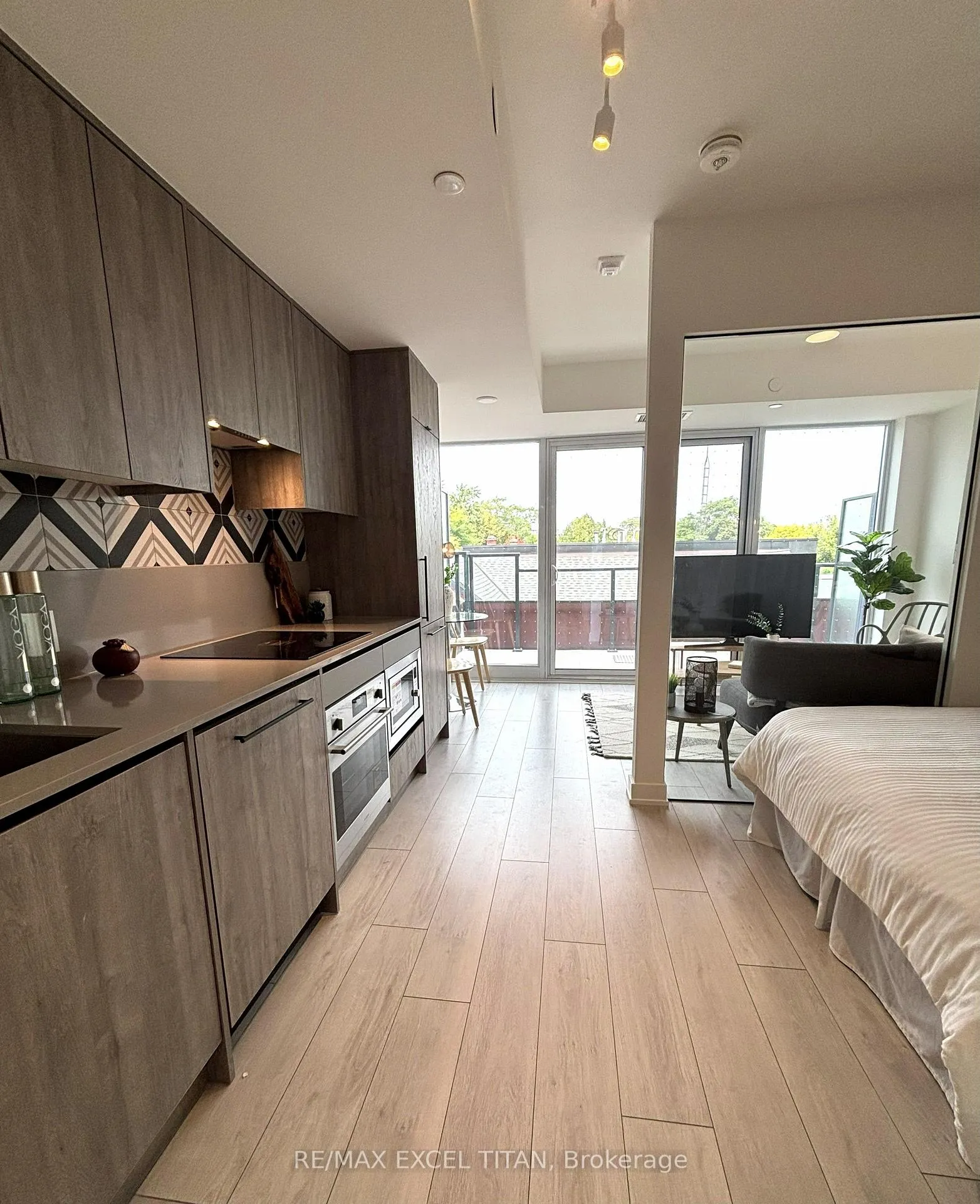 Photo 12 of Unit 416, 5 Lakeview Avenue, Toronto, Trinity-Bellwoods — HOMEH