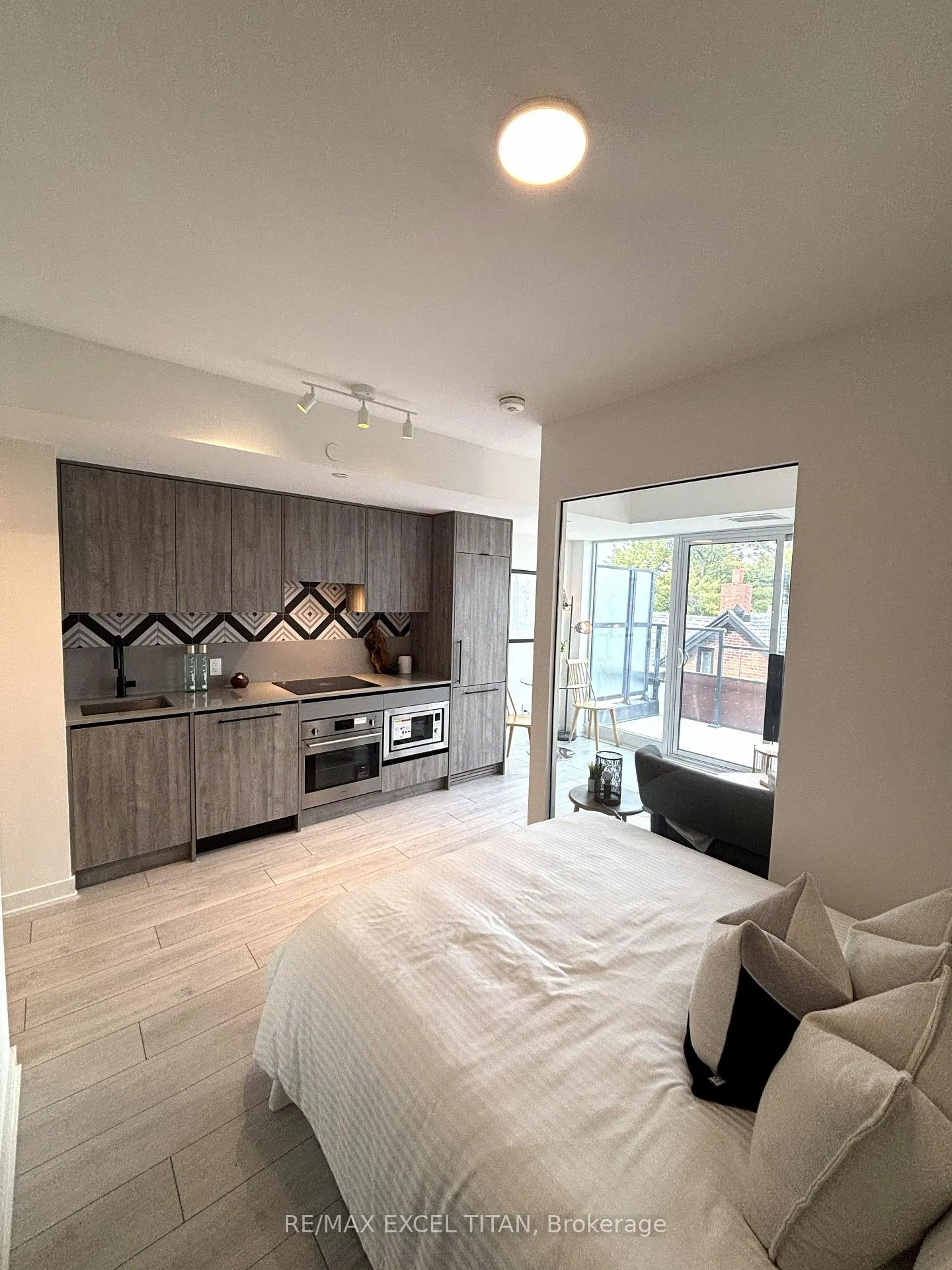 Photo 14 of Unit 416, 5 Lakeview Avenue, Toronto, Trinity-Bellwoods — HOMEH