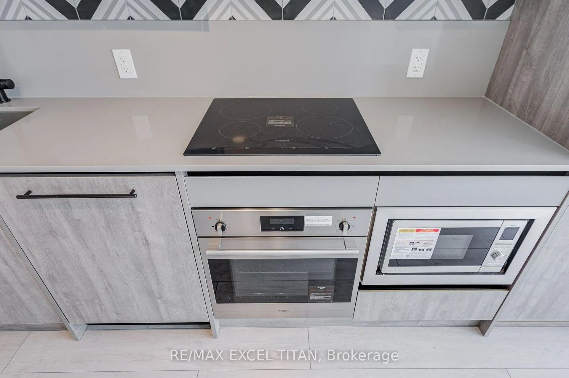 Photo 16 of Unit 416, 5 Lakeview Avenue, Toronto, Trinity-Bellwoods — HOMEH
