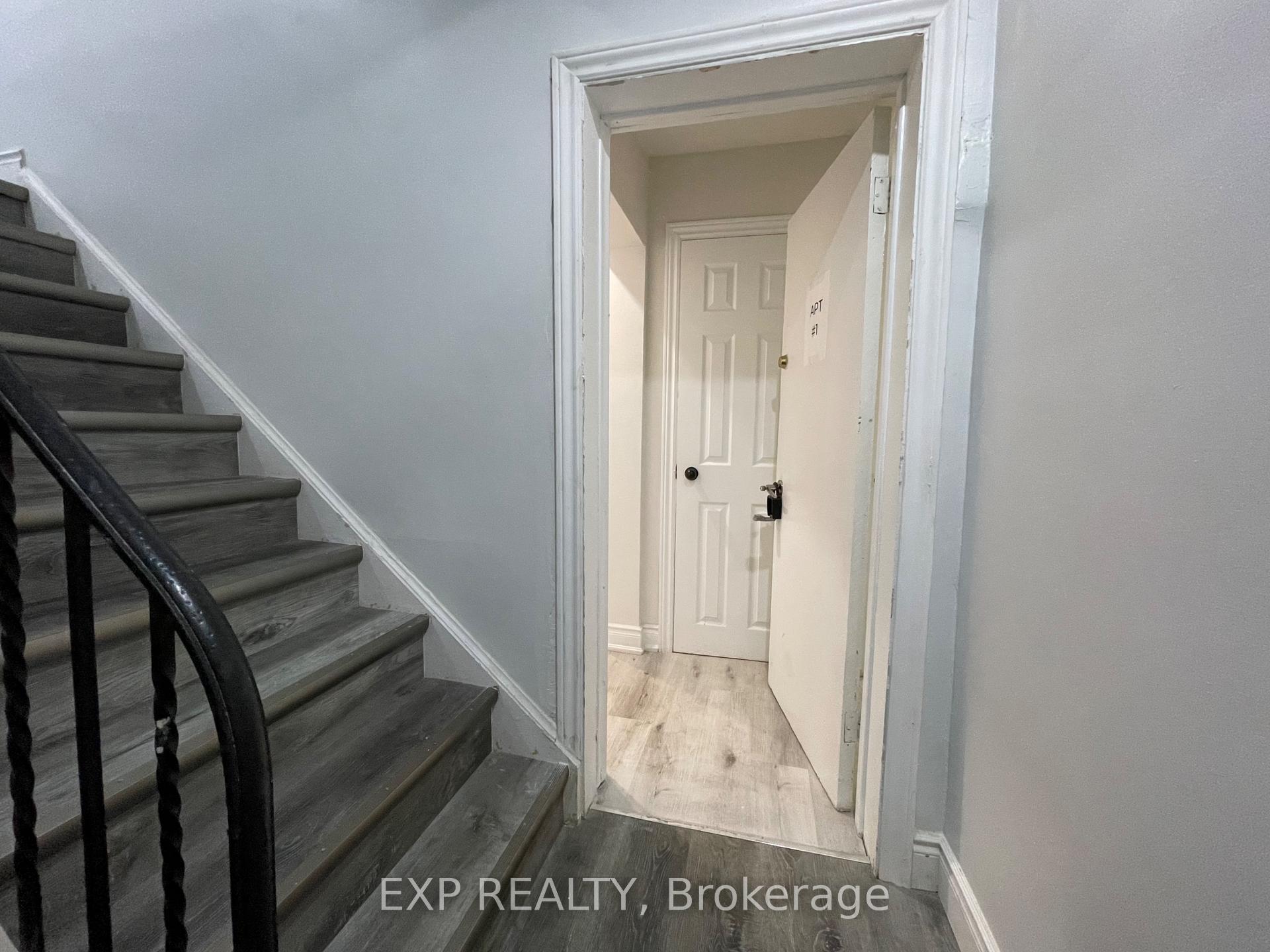 Photo 2 of Unit 1, 259 Lakeshore Road E, Mississauga, Port Credit — HOMEH