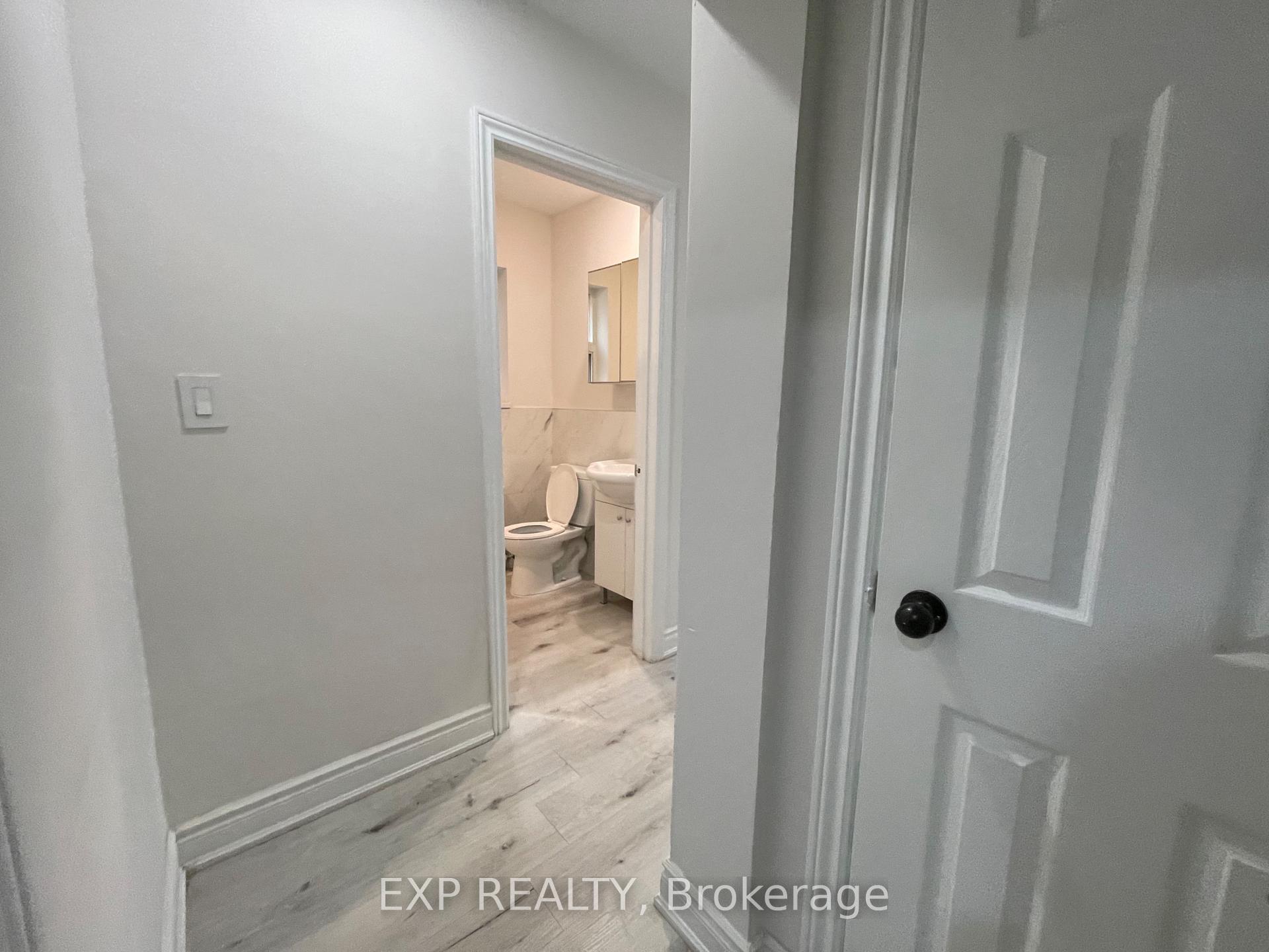 Photo 3 of Unit 1, 259 Lakeshore Road E, Mississauga, Port Credit — HOMEH