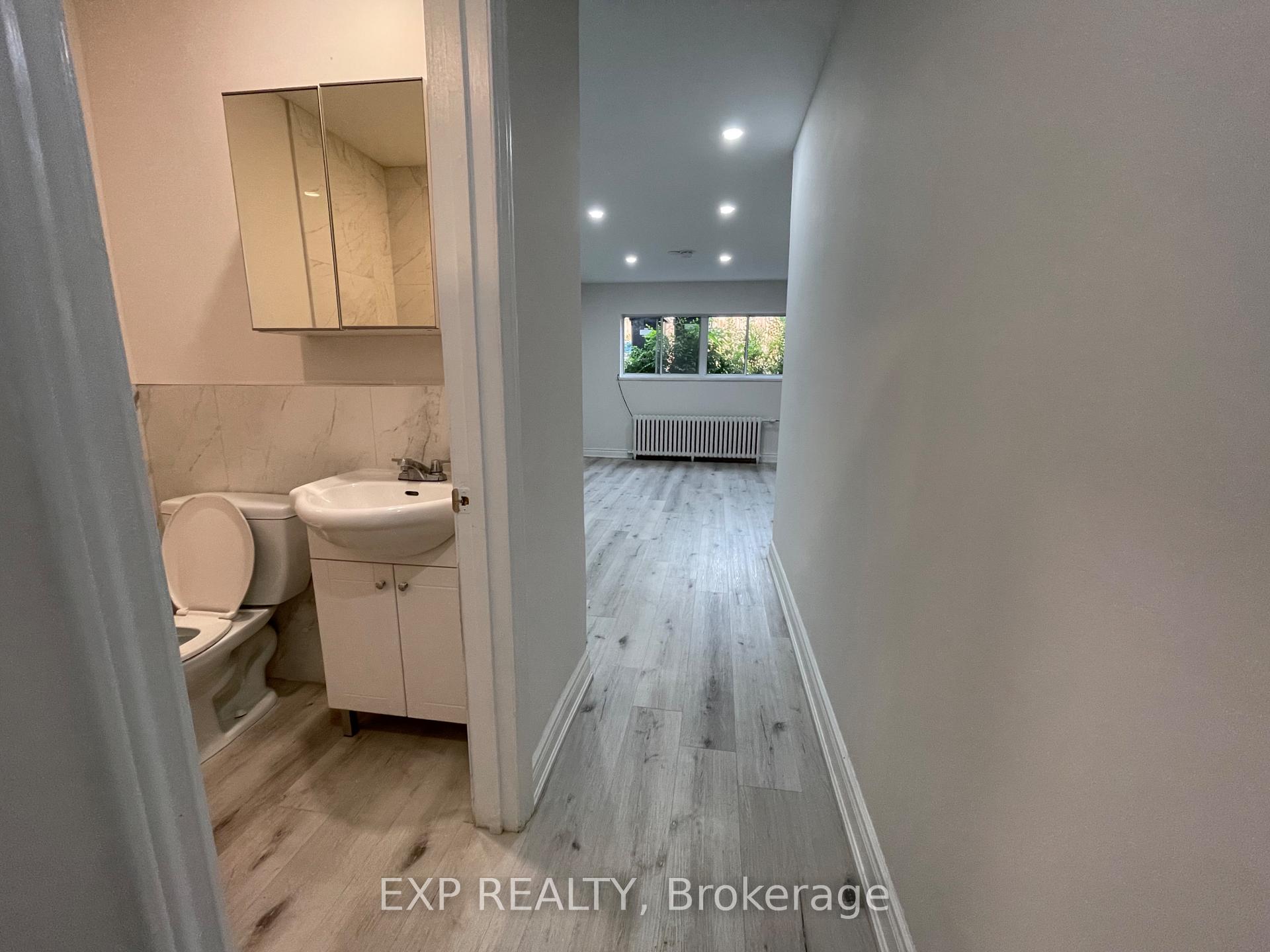 Photo 4 of Unit 1, 259 Lakeshore Road E, Mississauga, Port Credit — HOMEH
