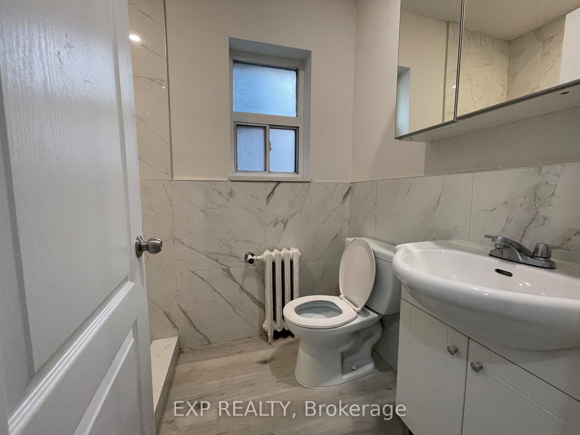 Photo 5 of Unit 1, 259 Lakeshore Road E, Mississauga, Port Credit — HOMEH