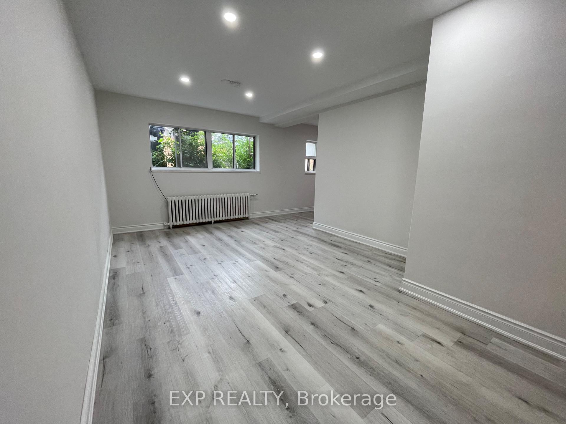 Photo 8 of Unit 1, 259 Lakeshore Road E, Mississauga, Port Credit — HOMEH