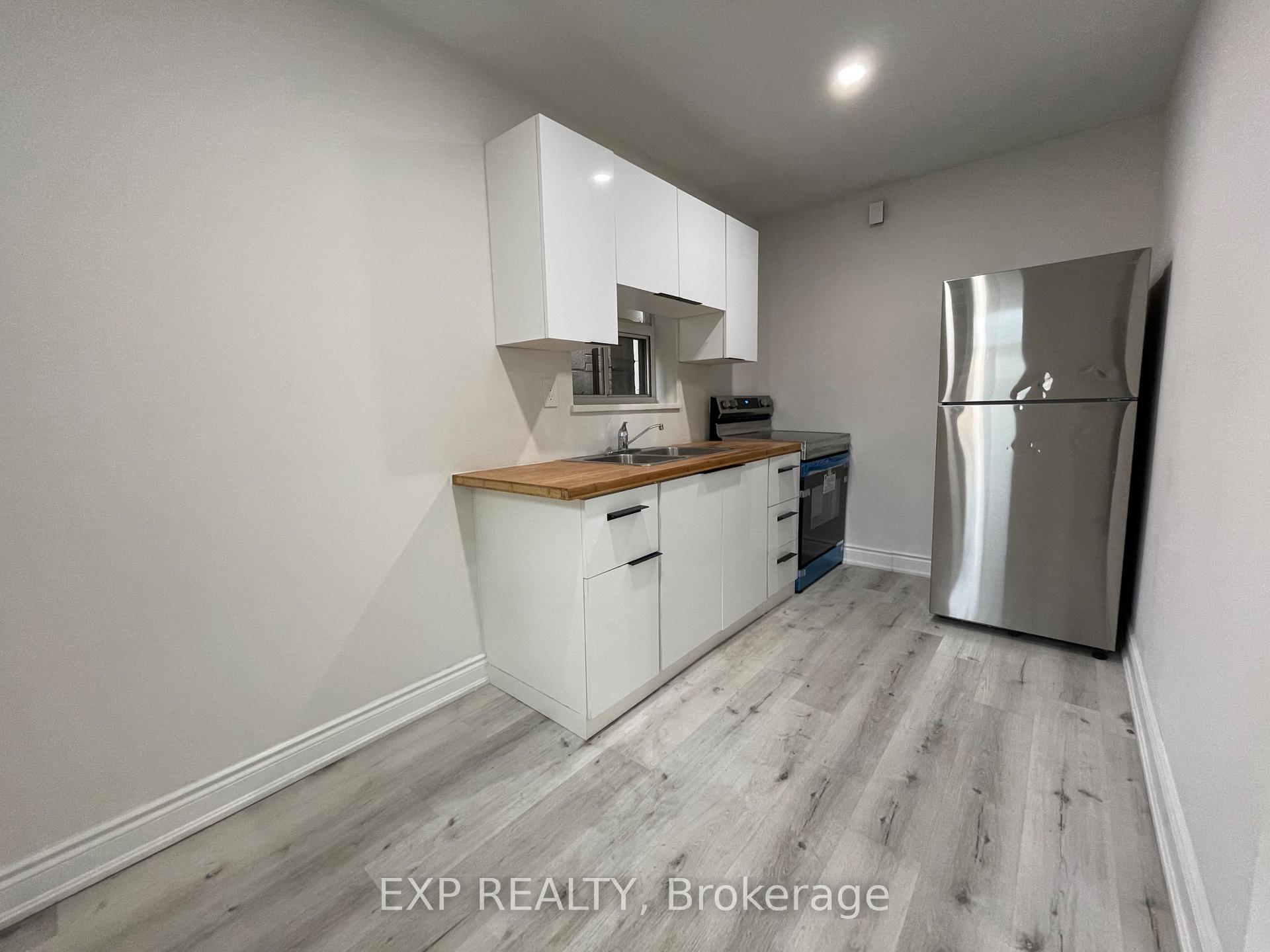 Photo 9 of Unit 1, 259 Lakeshore Road E, Mississauga, Port Credit — HOMEH