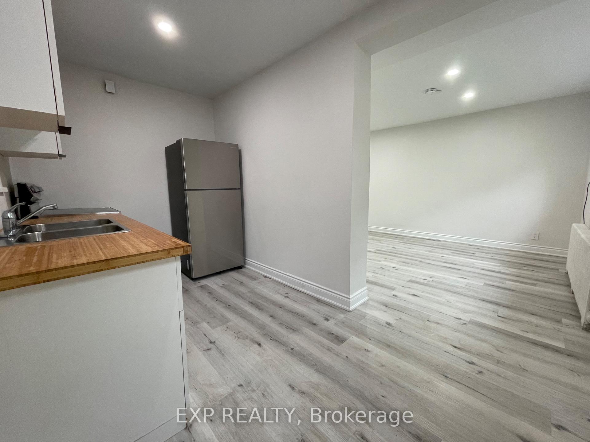 Photo 10 of Unit 1, 259 Lakeshore Road E, Mississauga, Port Credit — HOMEH