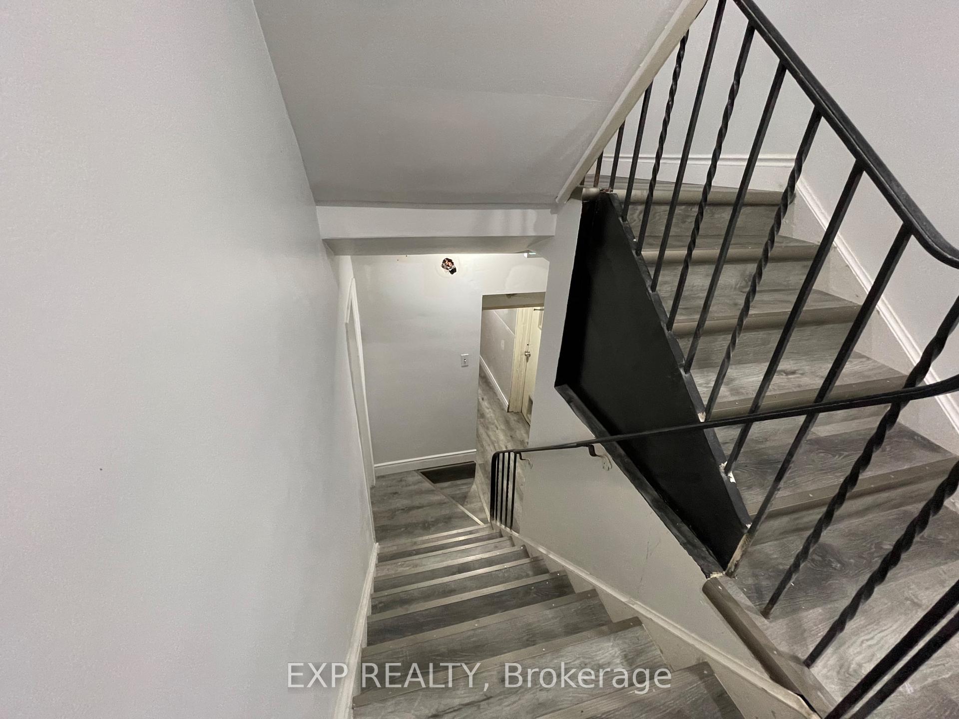 Photo 15 of Unit 1, 259 Lakeshore Road E, Mississauga, Port Credit — HOMEH