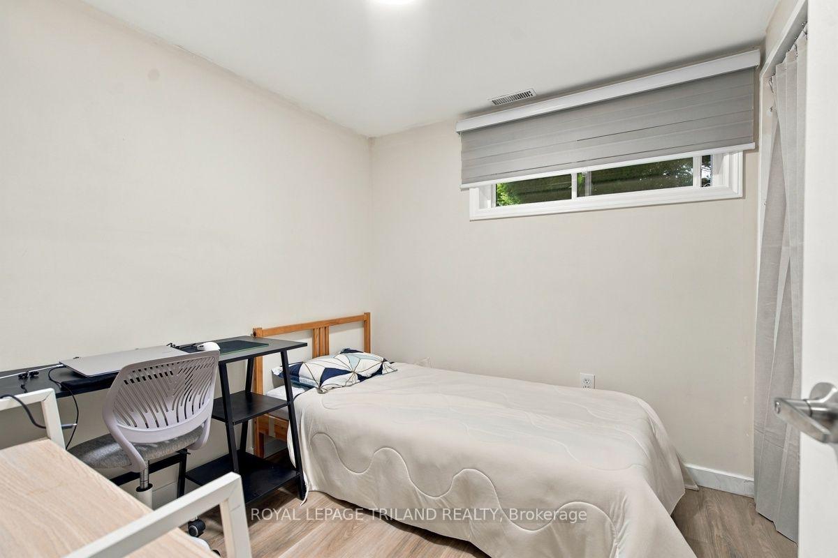Photo 29 of 438 Magnolia Crescent, London, East A — HOMEH