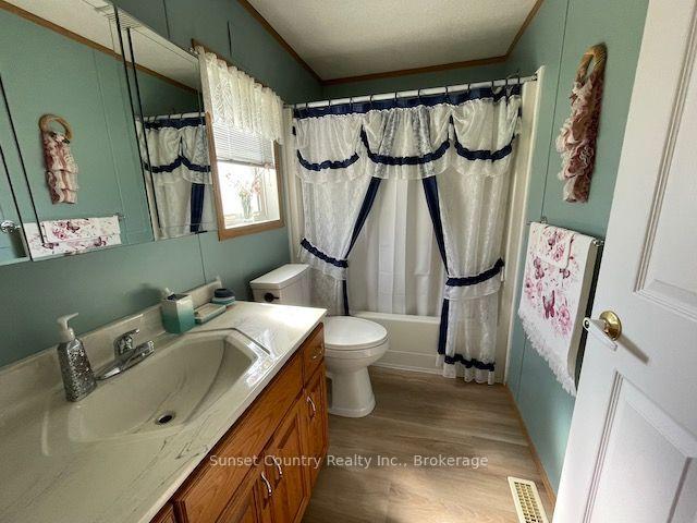 Photo 13 of 47 Pine Crescent, Dryden, Government Road — HOMEH