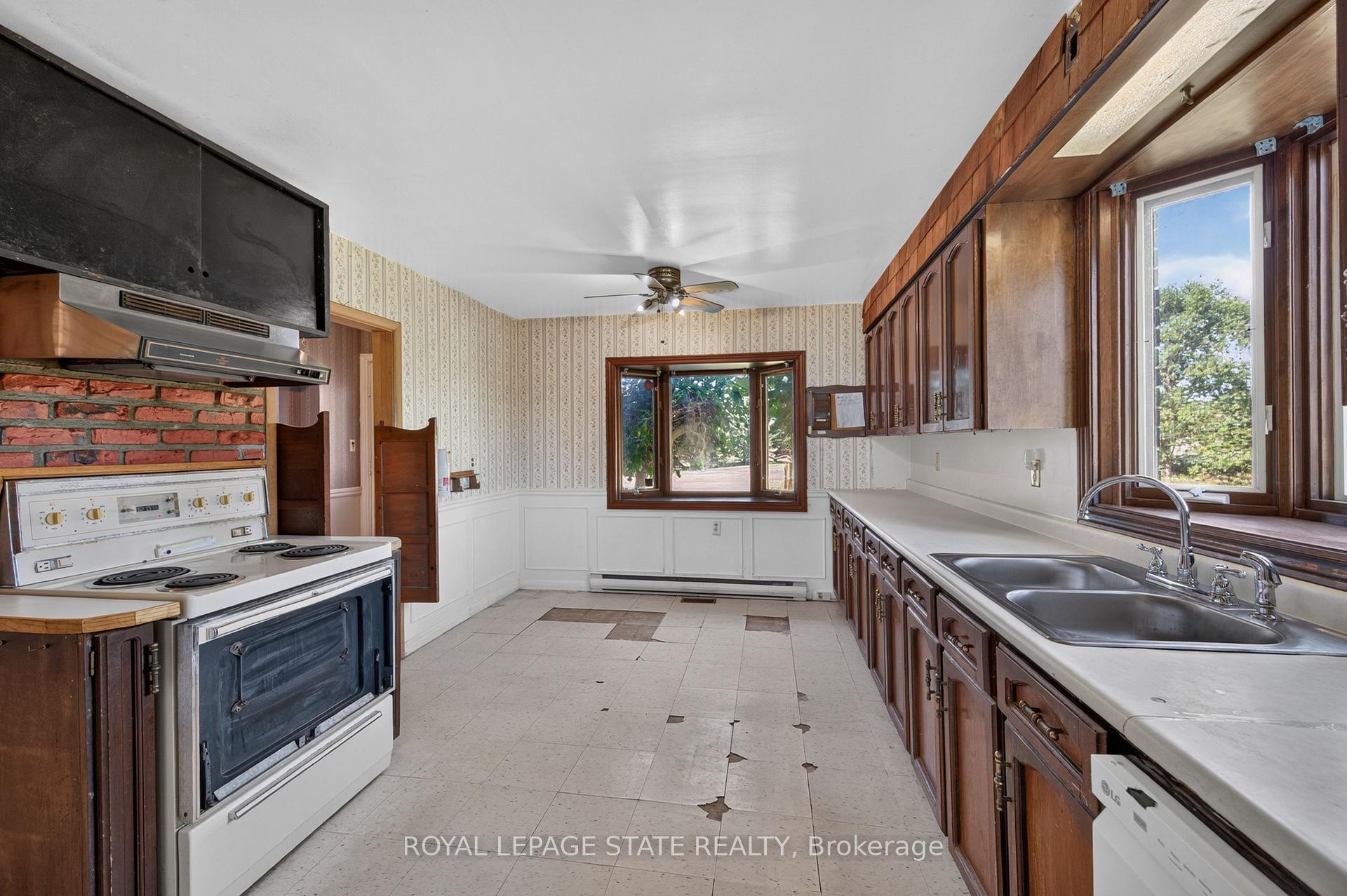 Photo 9 of 1619 Snake Road, Burlington, Grindstone — HOMEH